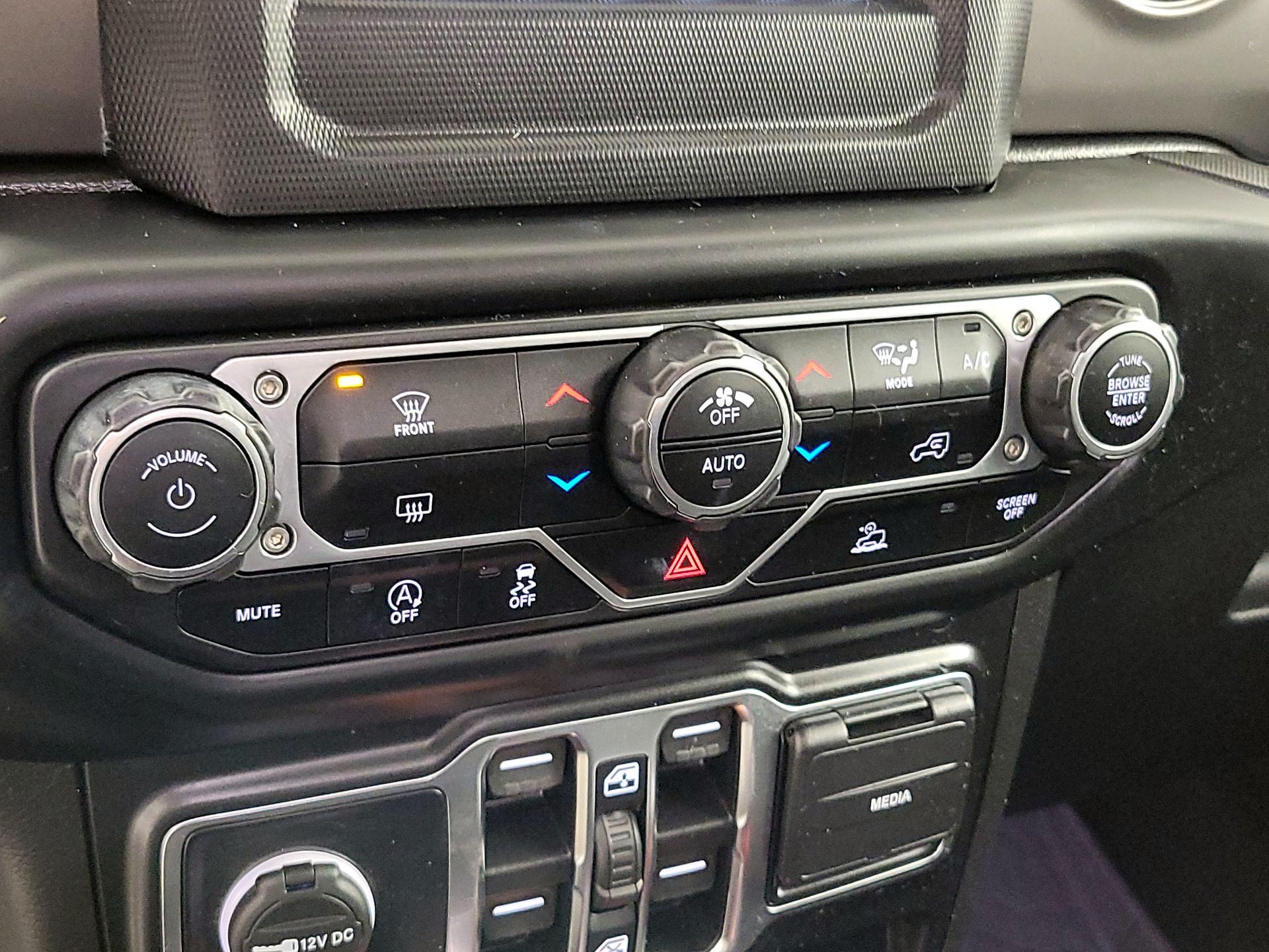 Thumbnail: 2022 Jeep Wrangler - 16