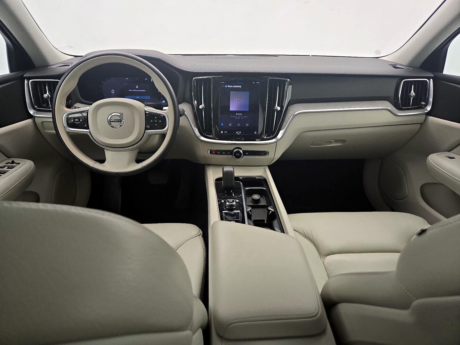 Thumbnail: 2023 Volvo S60 - 9