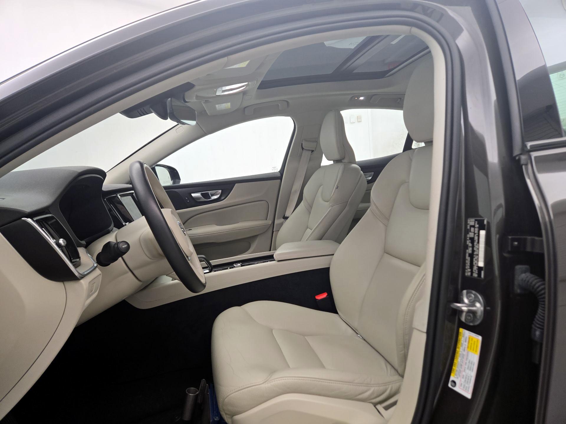 Thumbnail: 2023 Volvo S60 - 11