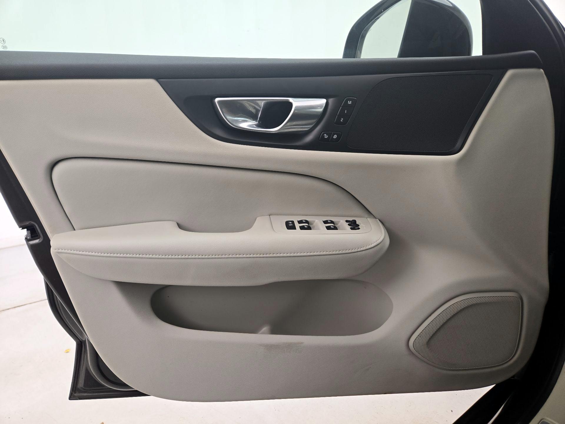 Thumbnail: 2023 Volvo S60 - 12