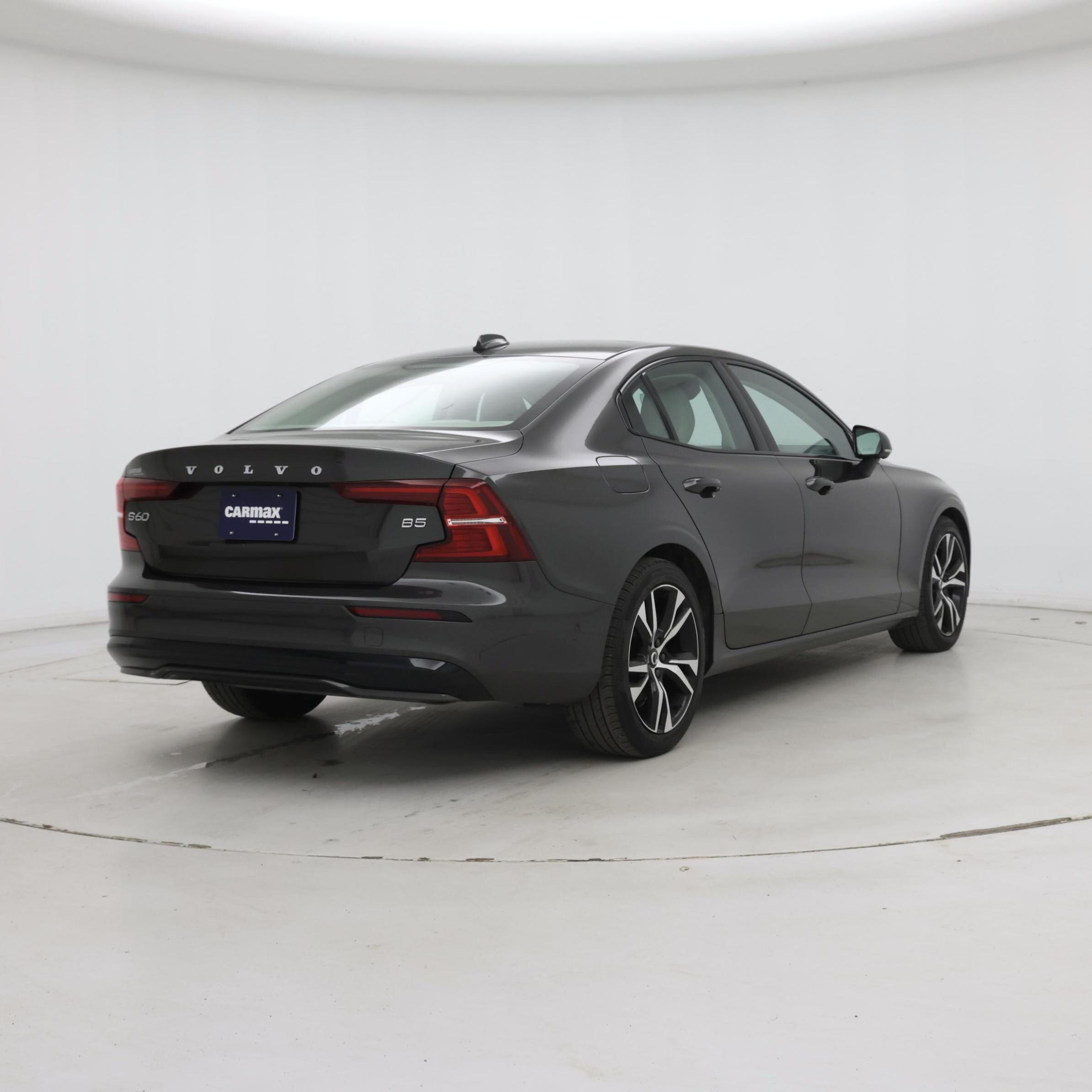 Thumbnail: 2023 Volvo S60 - 8