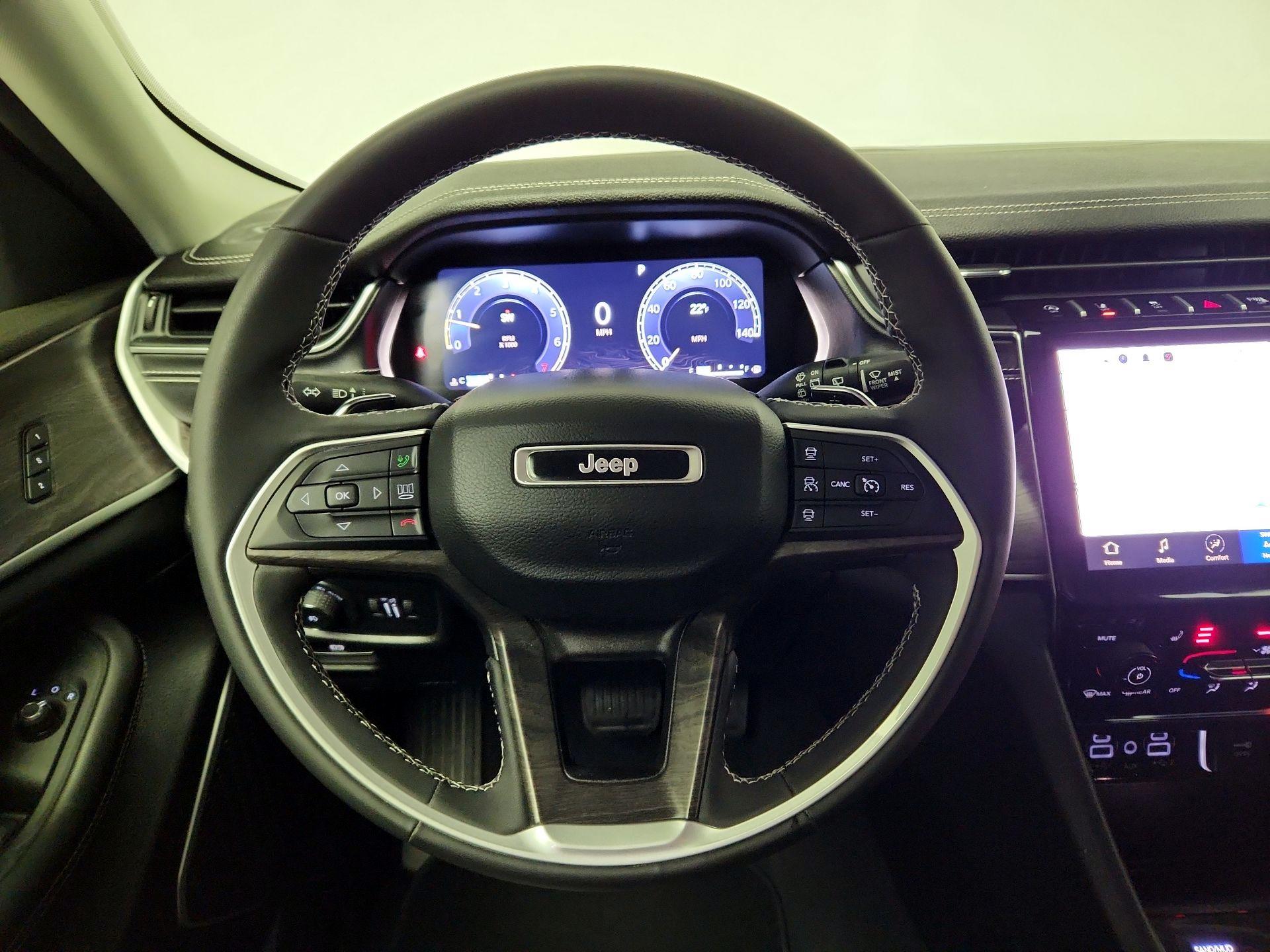 Thumbnail: 2023 Jeep Grand Cherokee - 10