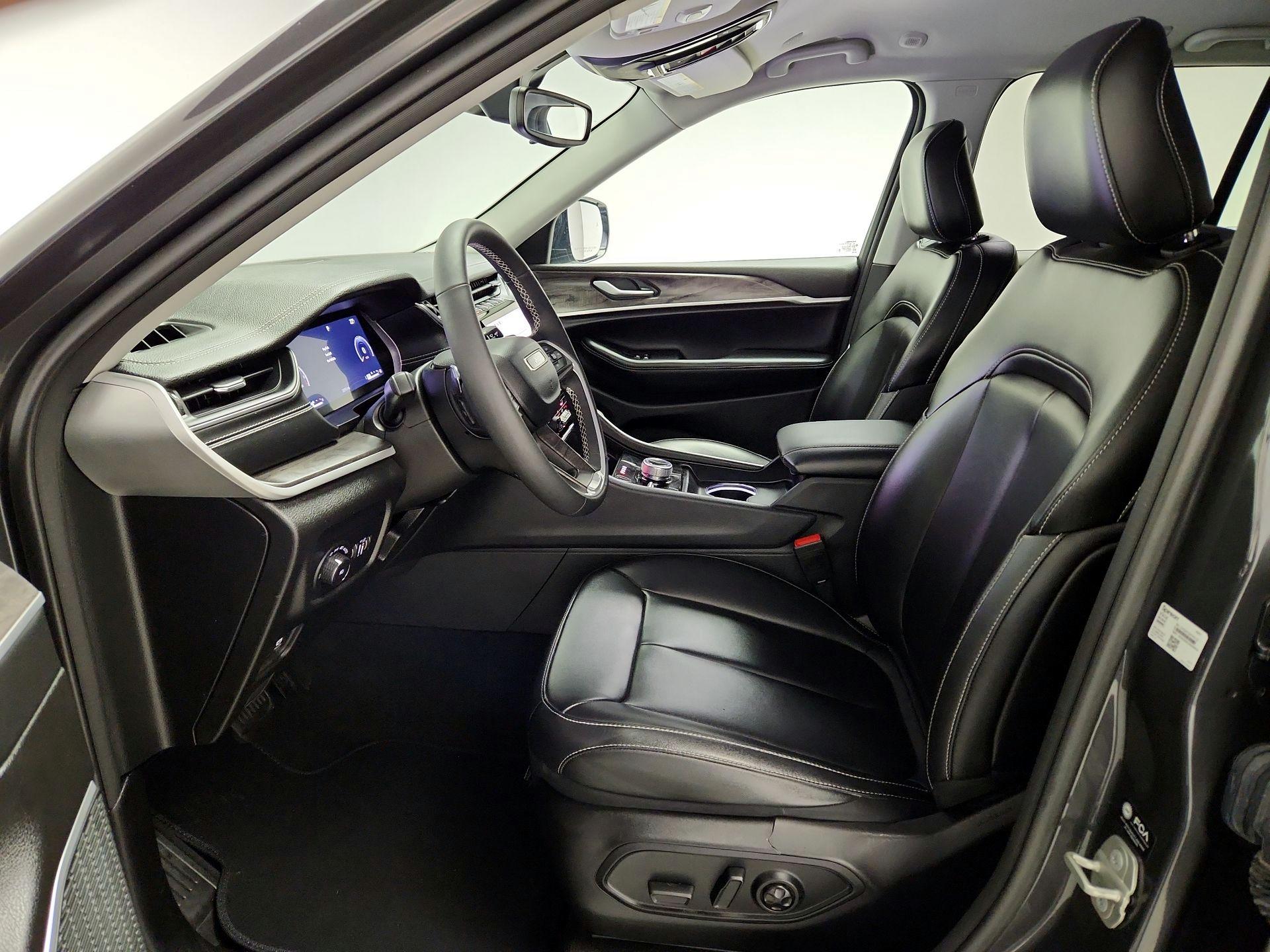 Thumbnail: 2023 Jeep Grand Cherokee - 11