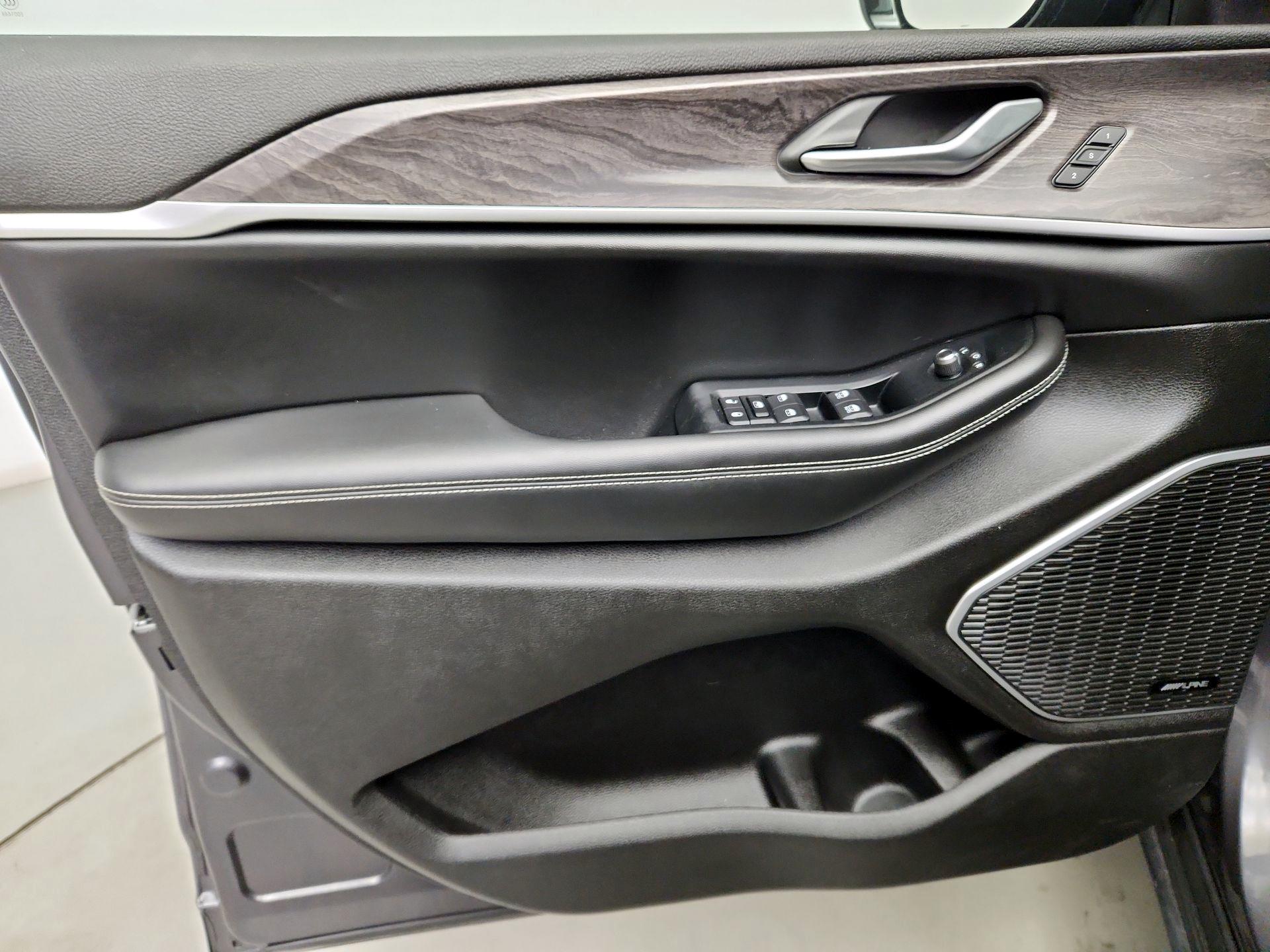 Thumbnail: 2023 Jeep Grand Cherokee - 12