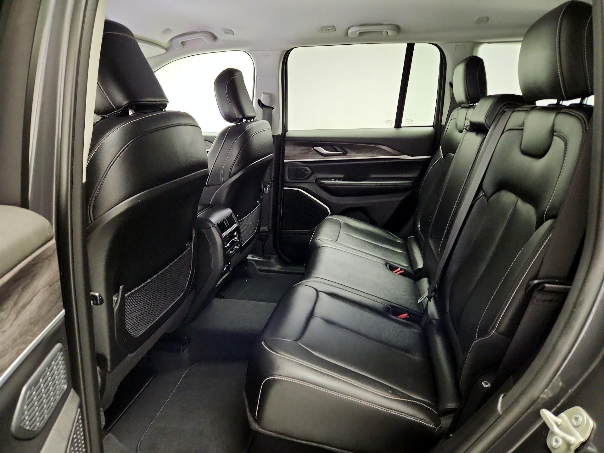 Thumbnail: 2023 Jeep Grand Cherokee - 20