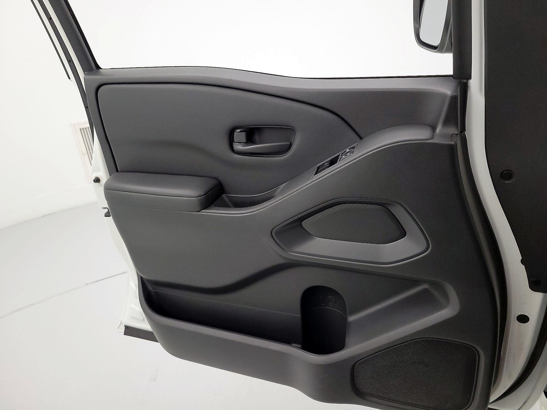 Thumbnail: 2022 Nissan Frontier - 12