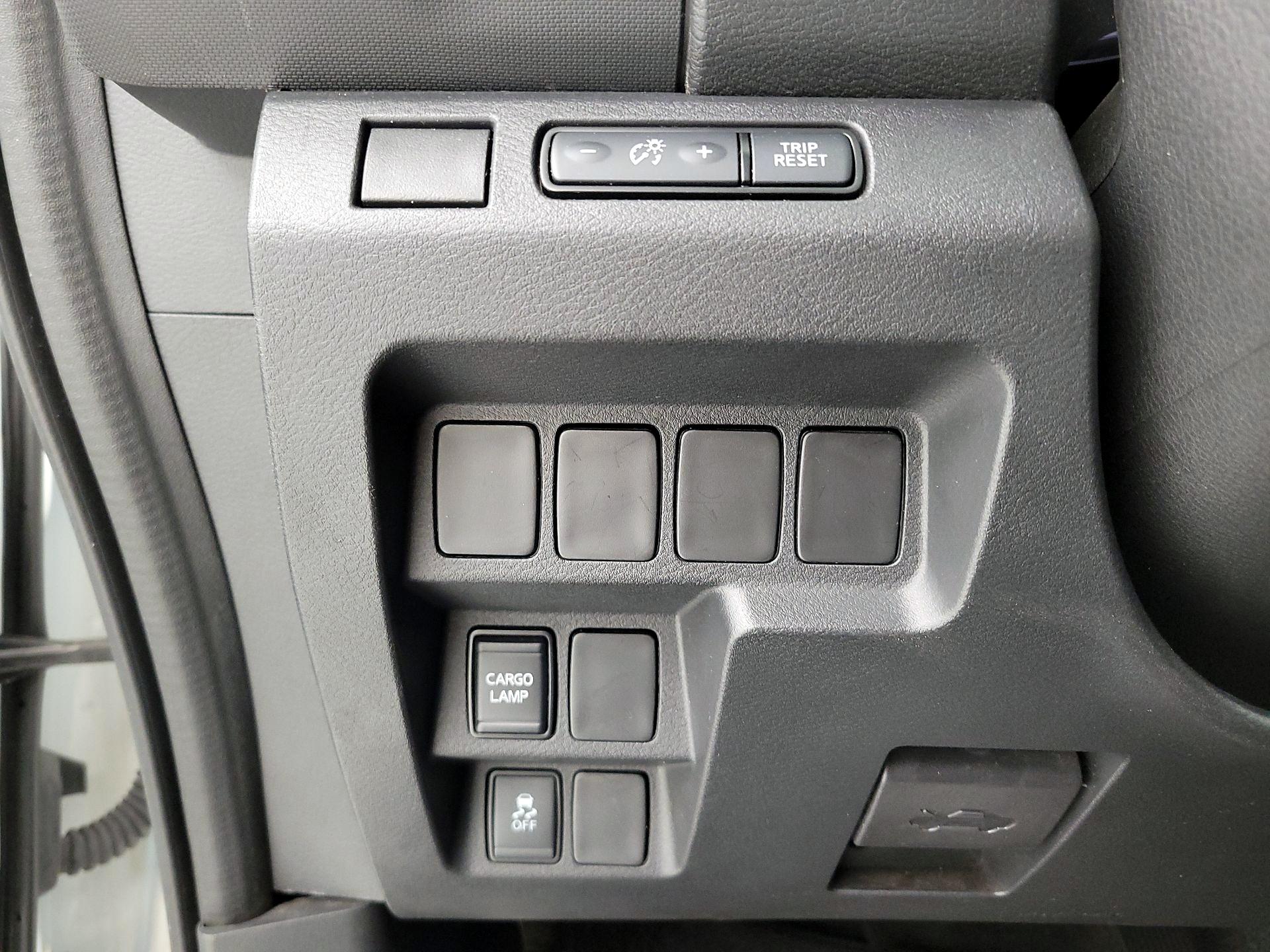 Thumbnail: 2022 Nissan Frontier - 13