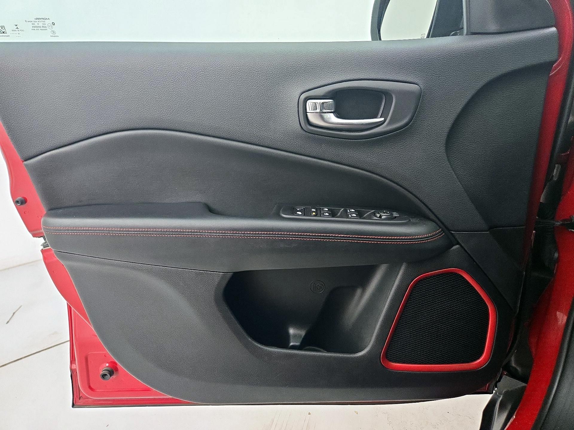 Thumbnail: 2019 Jeep Compass - 12