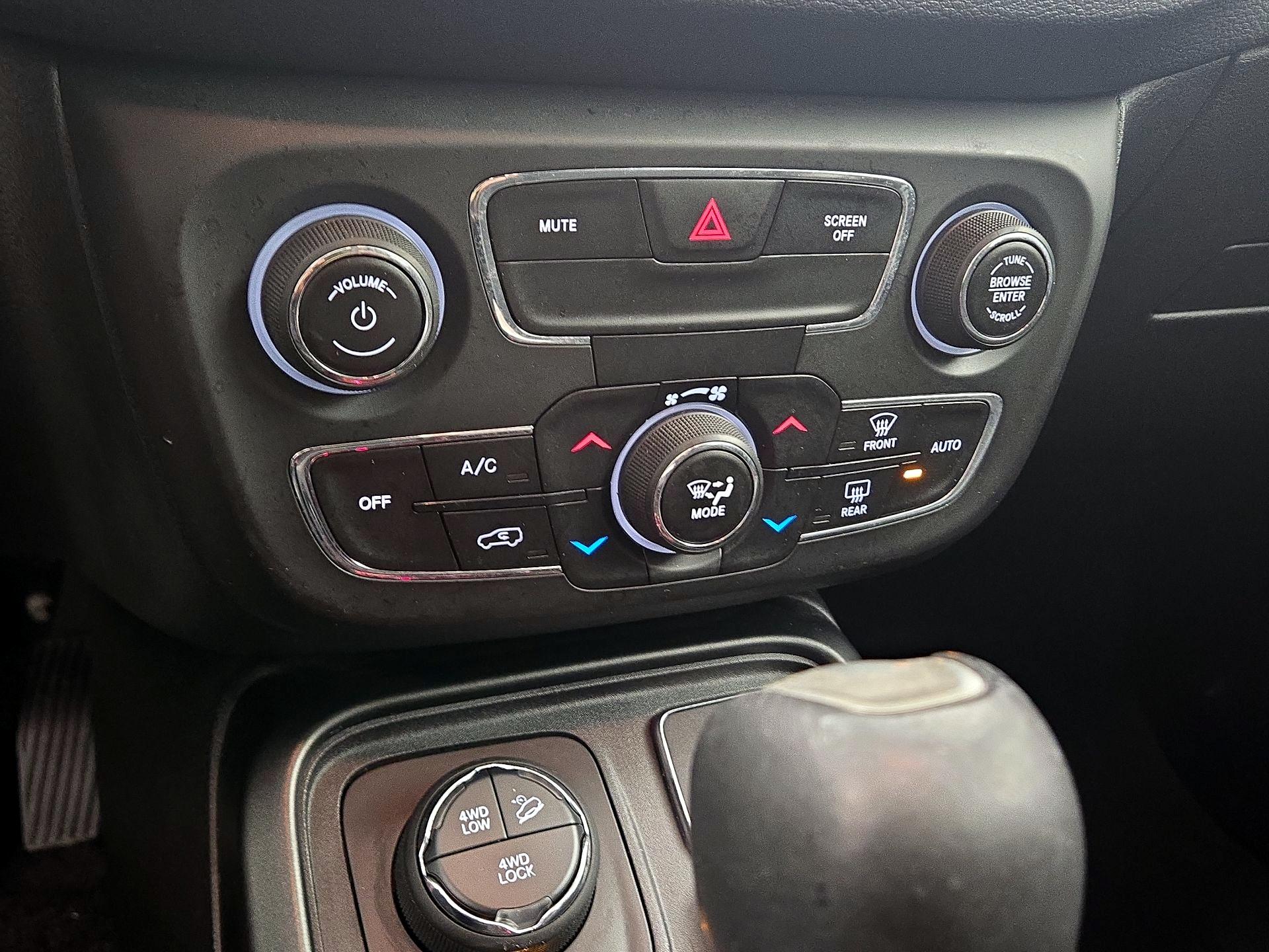 Thumbnail: 2019 Jeep Compass - 16