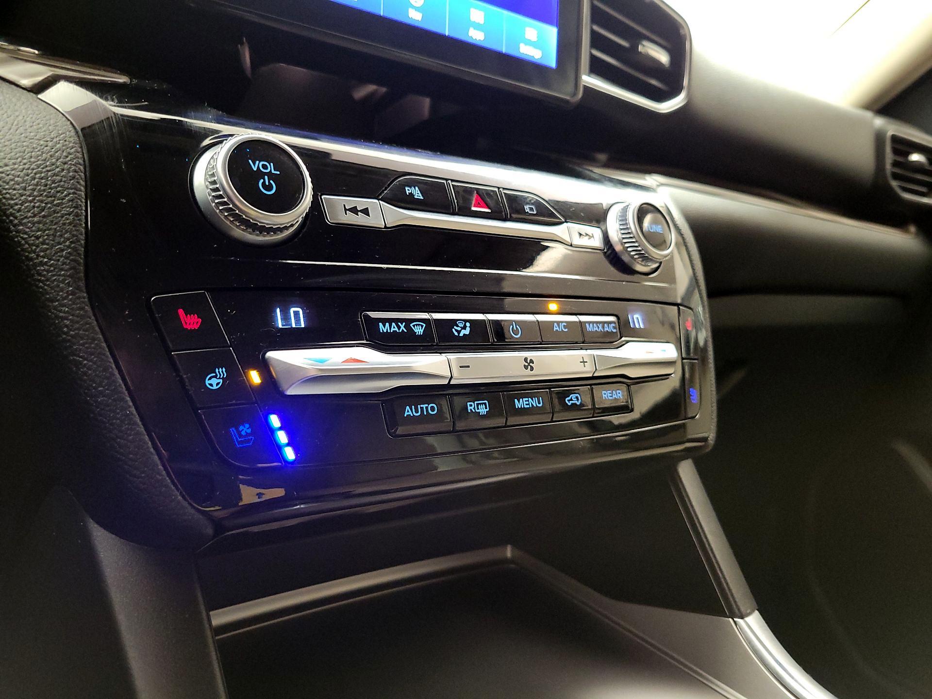 Thumbnail: 2021 Ford Explorer - 17