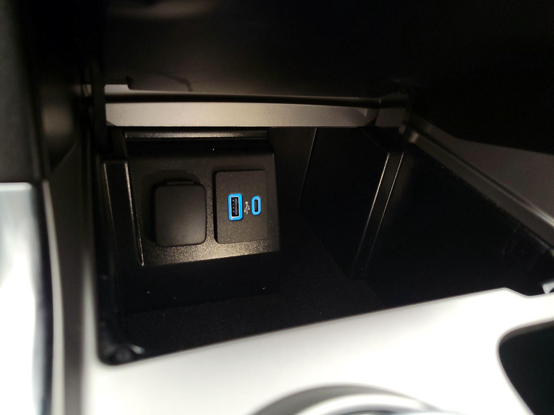 Thumbnail: 2021 Ford Explorer - 19