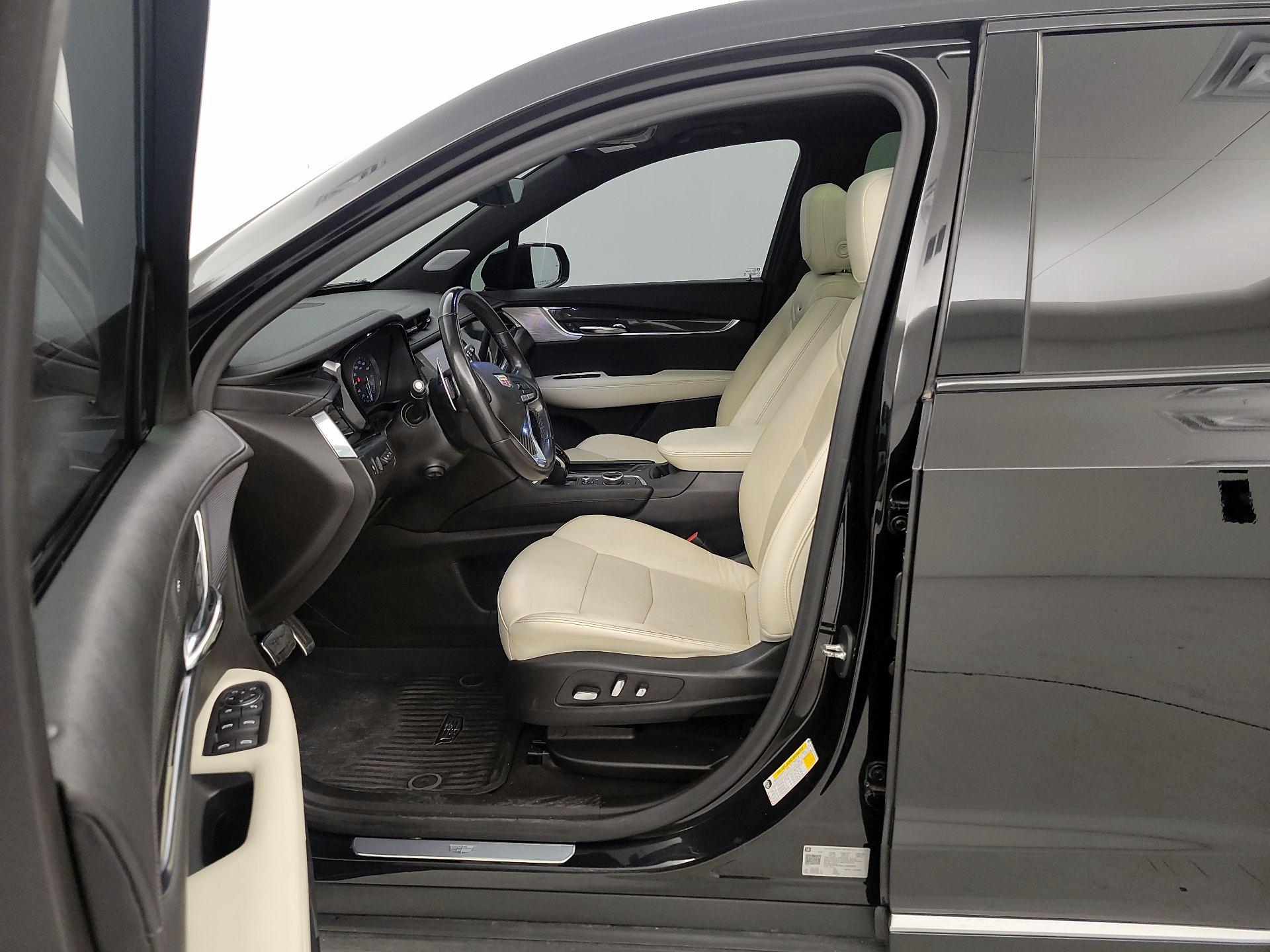 Thumbnail: 2020 Cadillac XT6 - 11