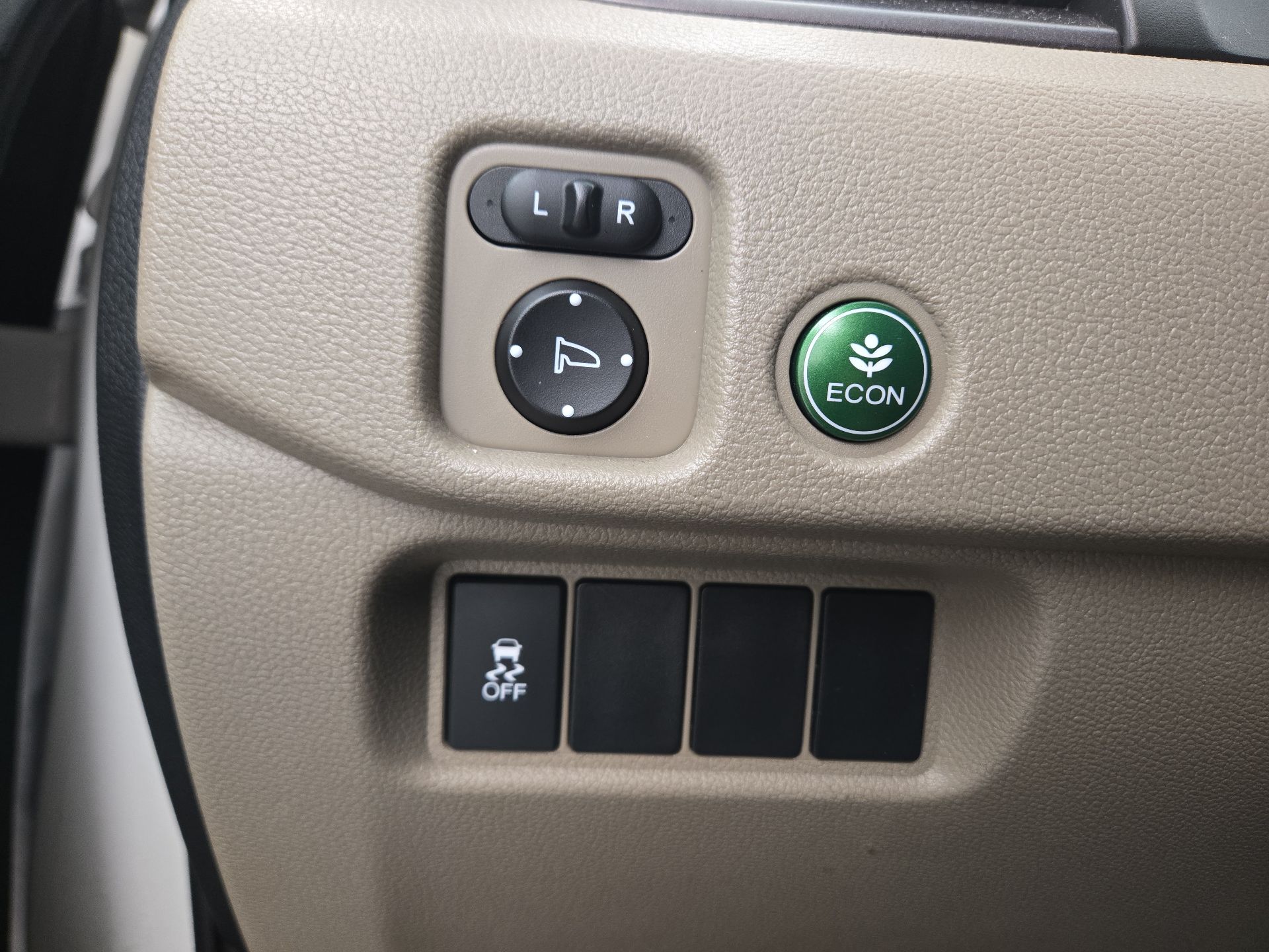 Thumbnail: 2018 Honda Pilot - 13