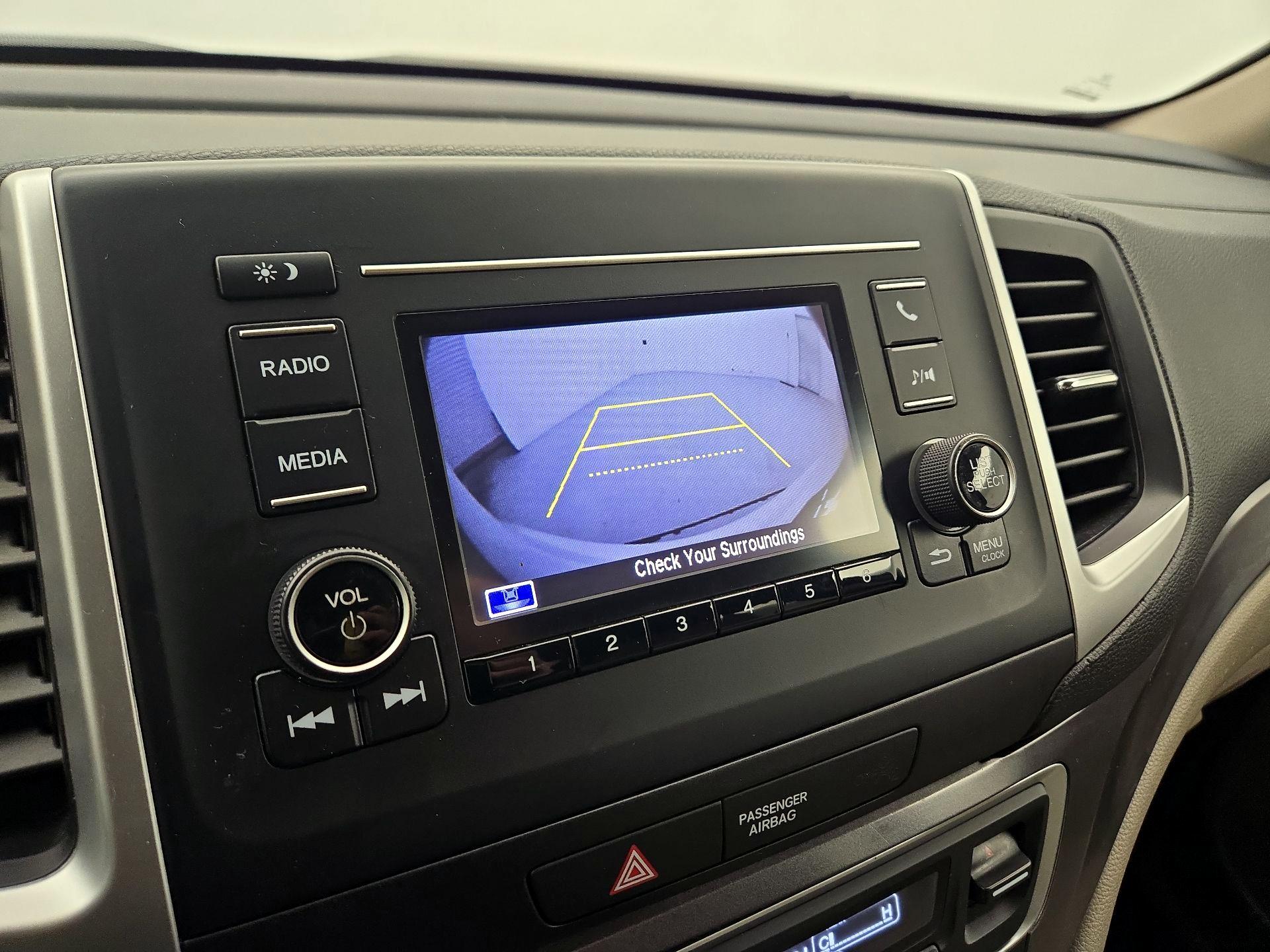 Thumbnail: 2018 Honda Pilot - 14