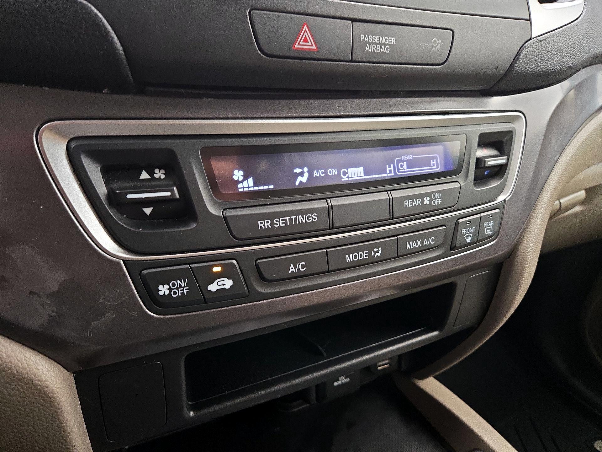 Thumbnail: 2018 Honda Pilot - 16