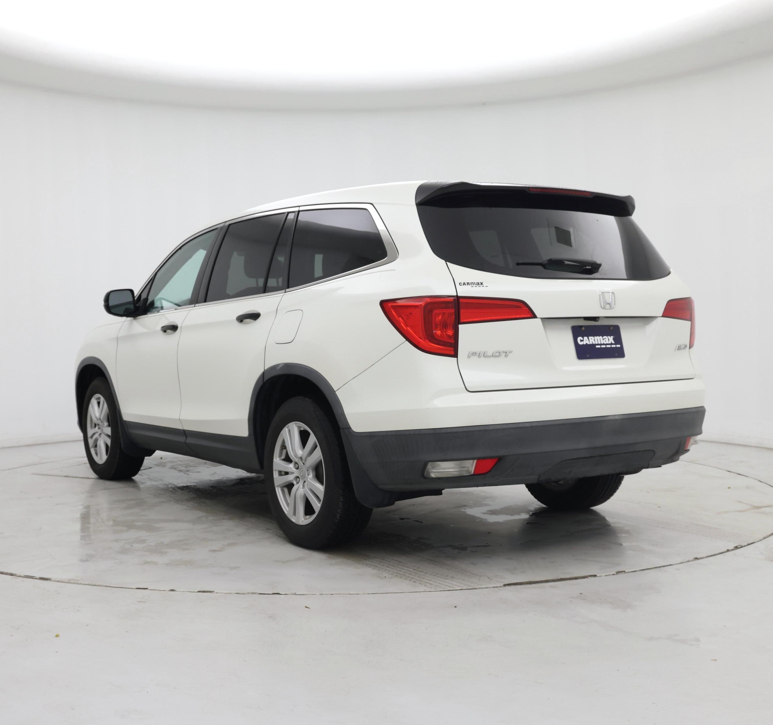 Thumbnail: 2018 Honda Pilot - 2