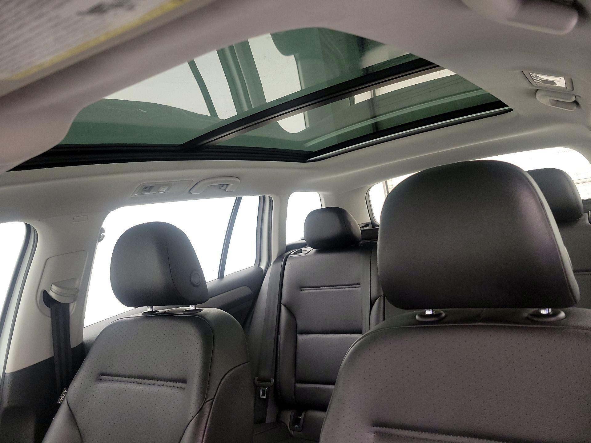 Thumbnail: 2017 Volkswagen Golf - 19