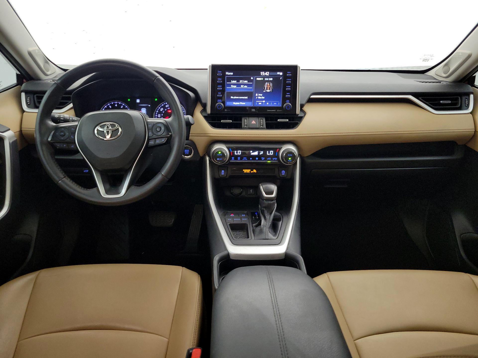 Thumbnail: 2021 Toyota RAV4 - 9