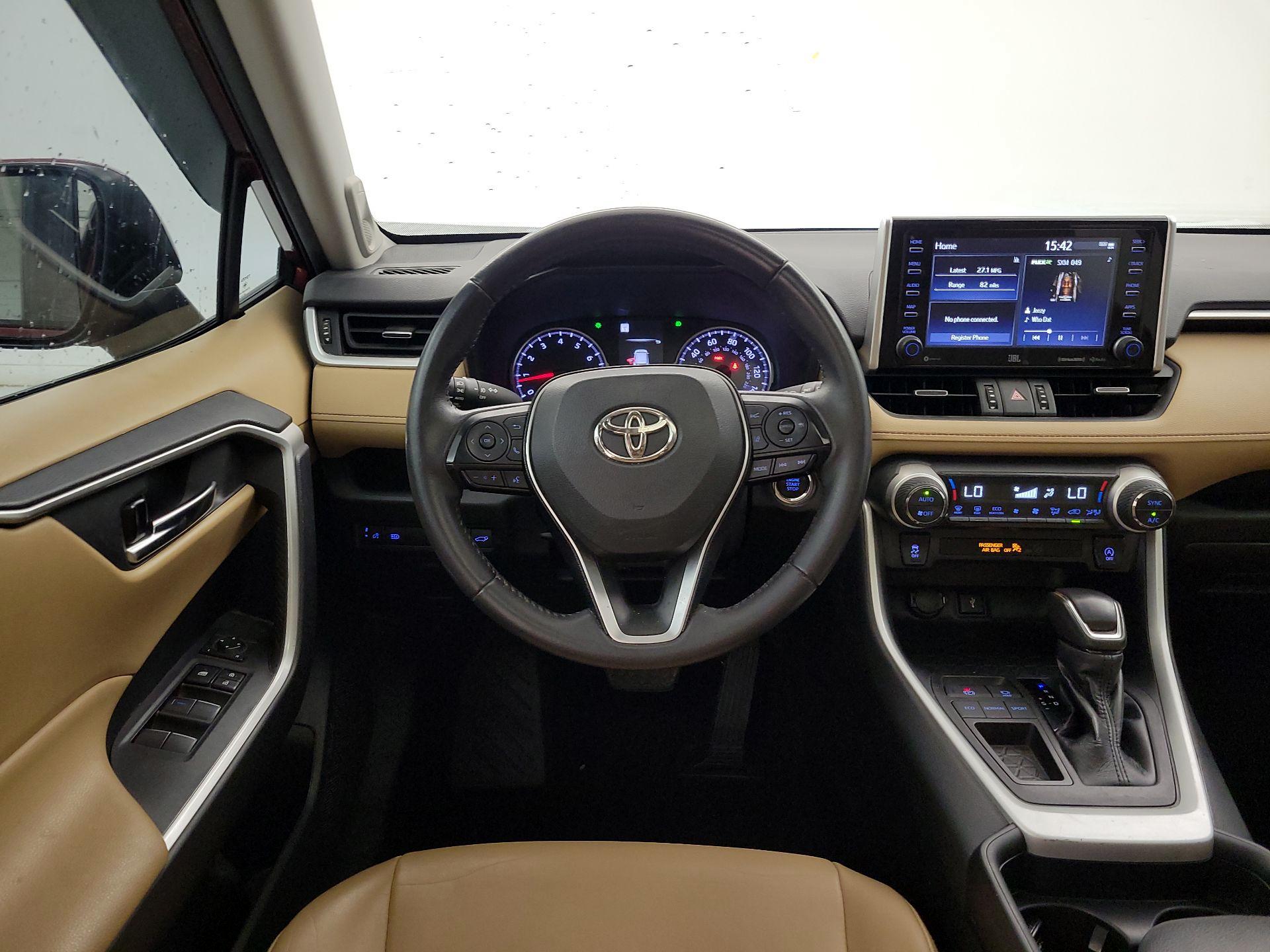 Thumbnail: 2021 Toyota RAV4 - 10