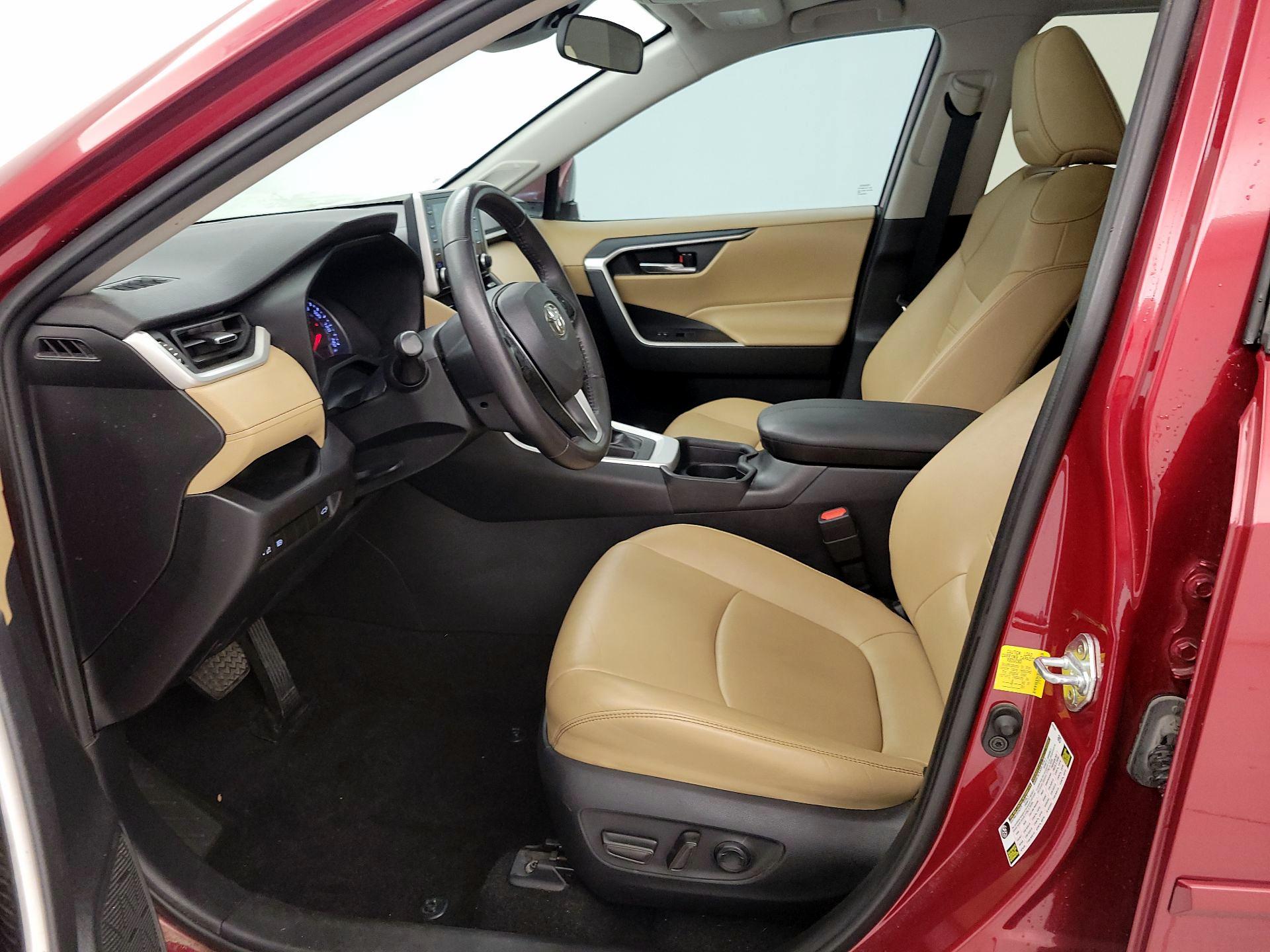 Thumbnail: 2021 Toyota RAV4 - 11