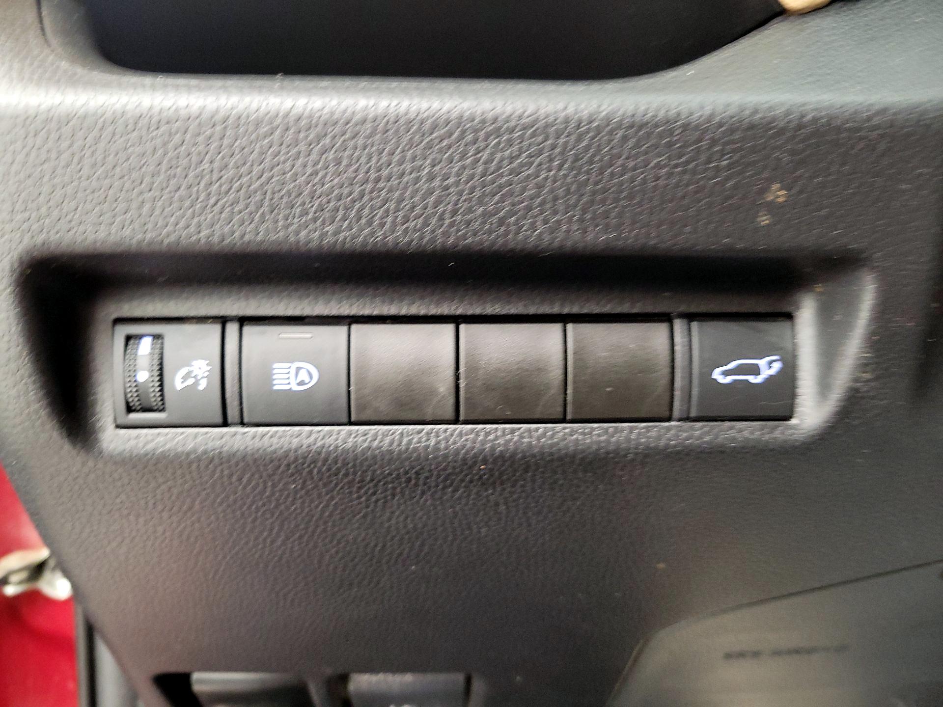 Thumbnail: 2021 Toyota RAV4 - 13