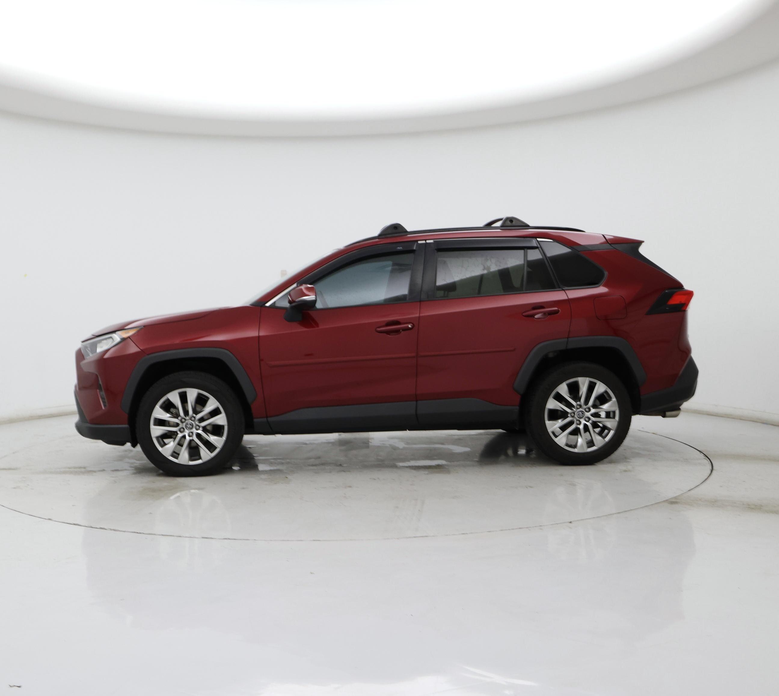 Thumbnail: 2021 Toyota RAV4 - 3