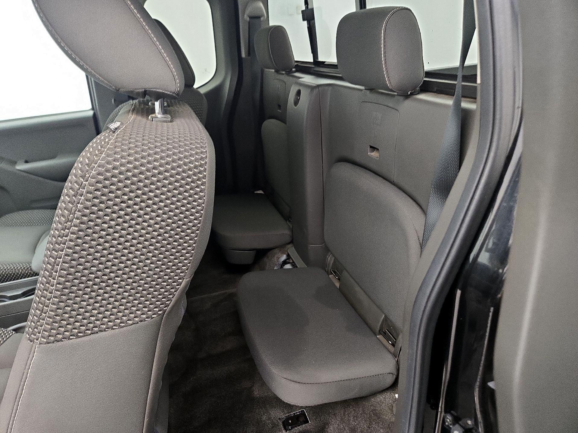 Thumbnail: 2016 Nissan Frontier - 18
