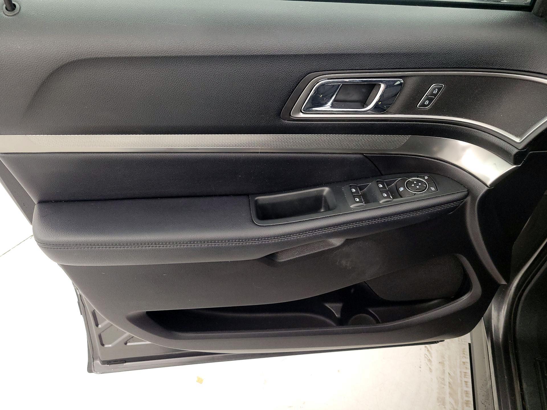 Thumbnail: 2018 Ford Explorer - 12