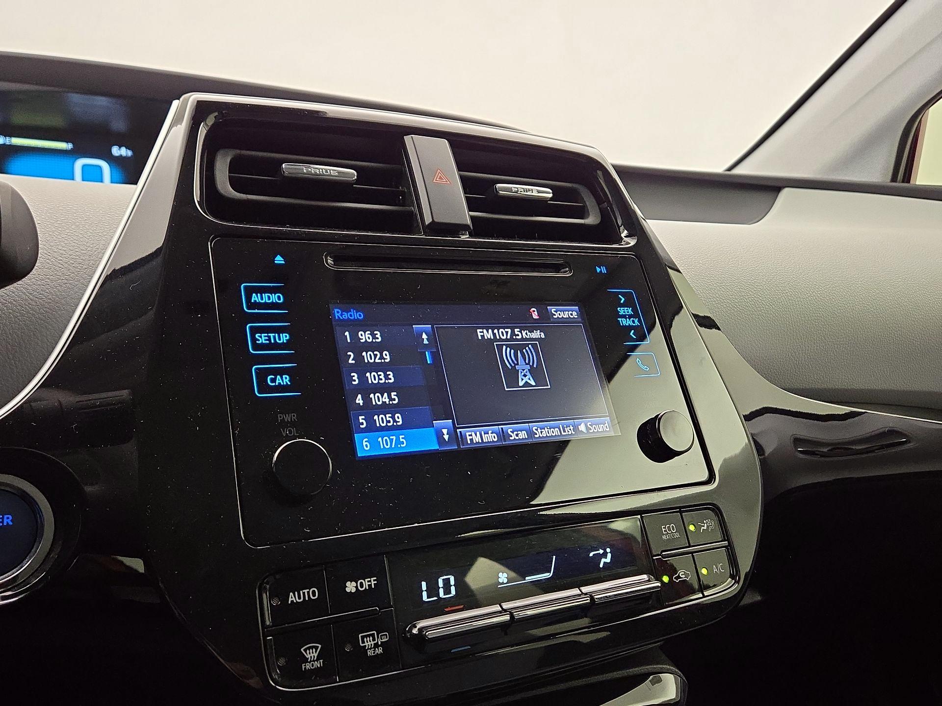 Thumbnail: 2019 Toyota Prius - 15