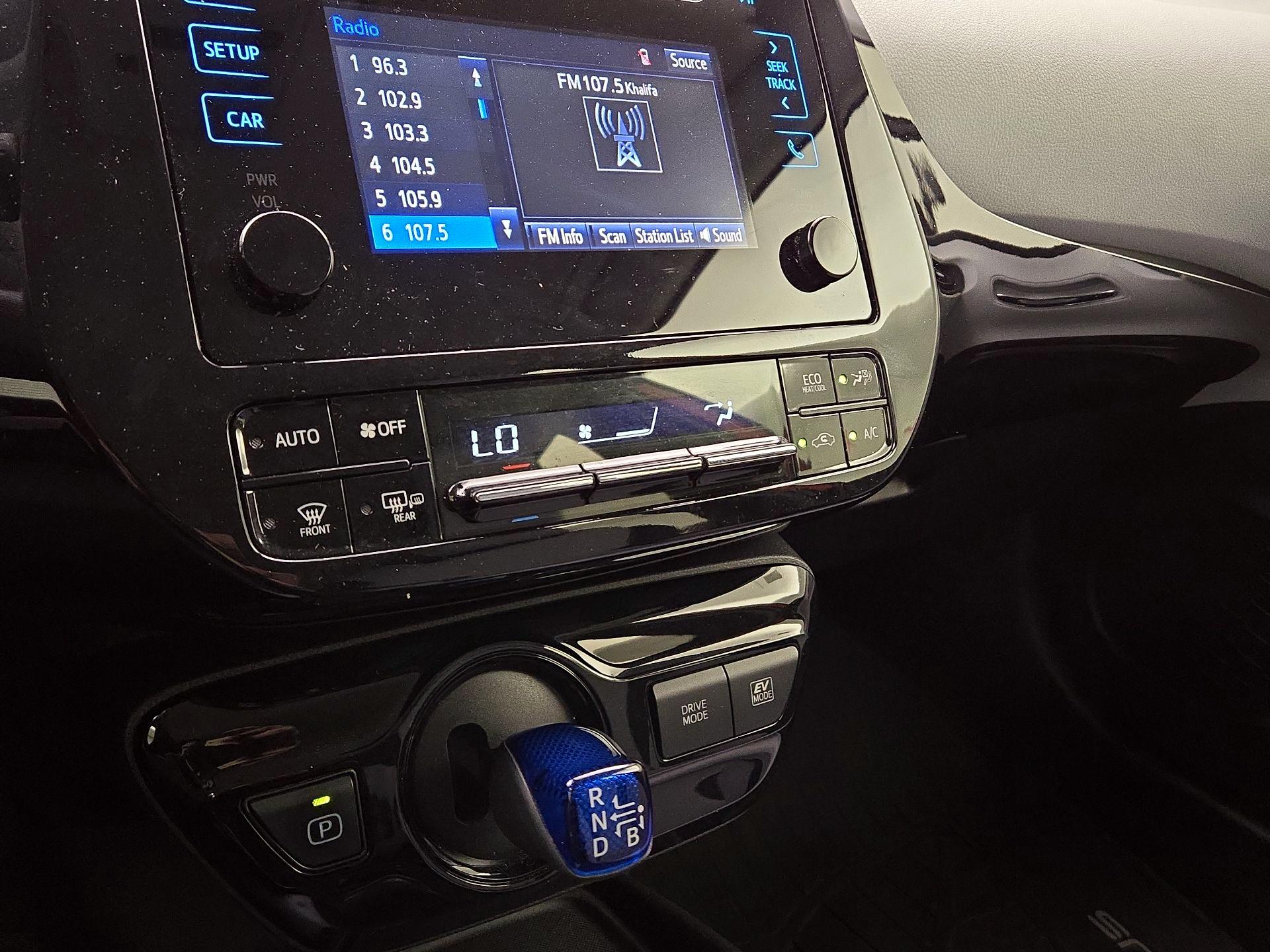 Thumbnail: 2019 Toyota Prius - 16