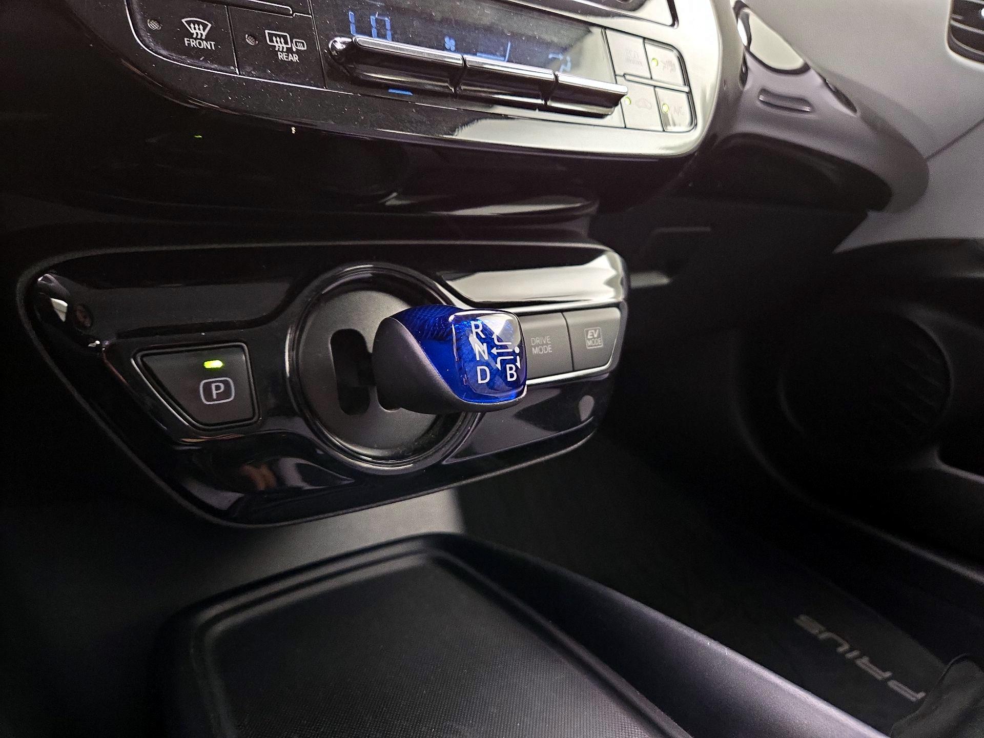 Thumbnail: 2019 Toyota Prius - 17