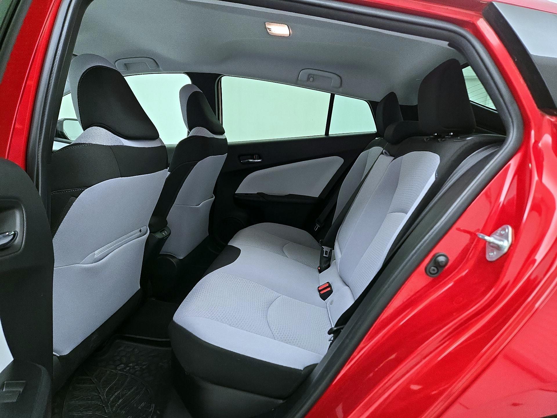 Thumbnail: 2019 Toyota Prius - 19