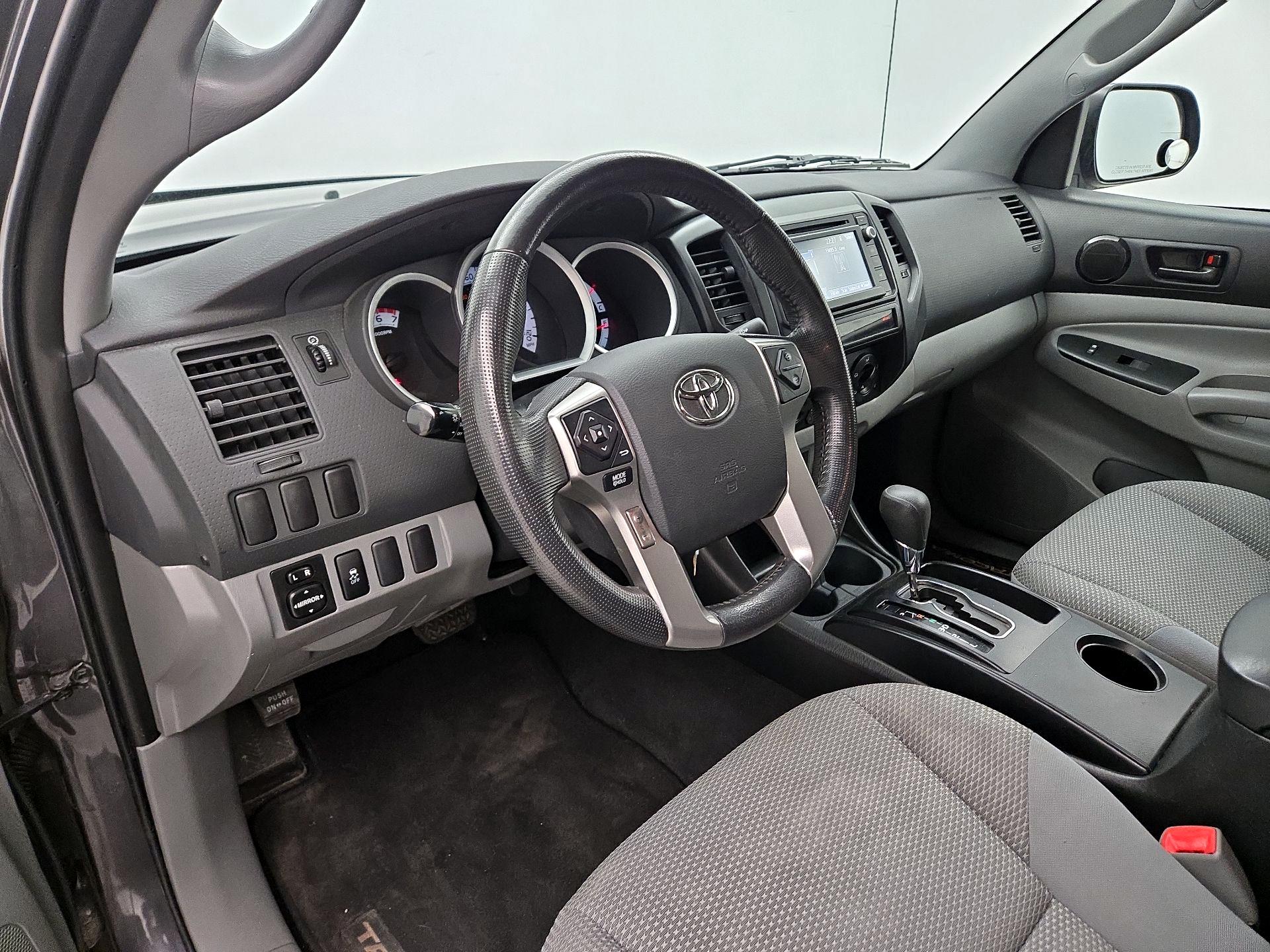 Thumbnail: 2015 Toyota Tacoma - 9