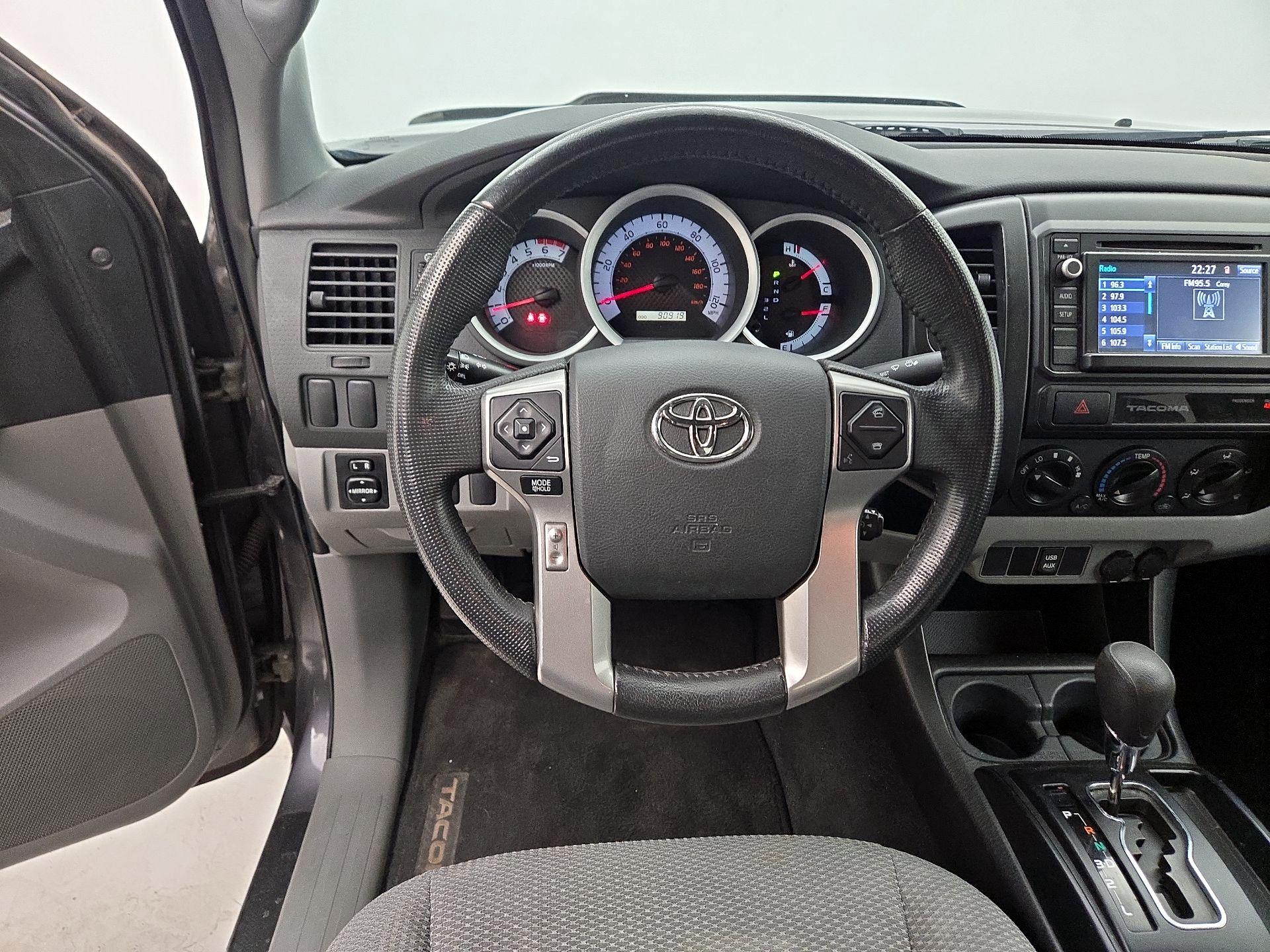 Thumbnail: 2015 Toyota Tacoma - 10