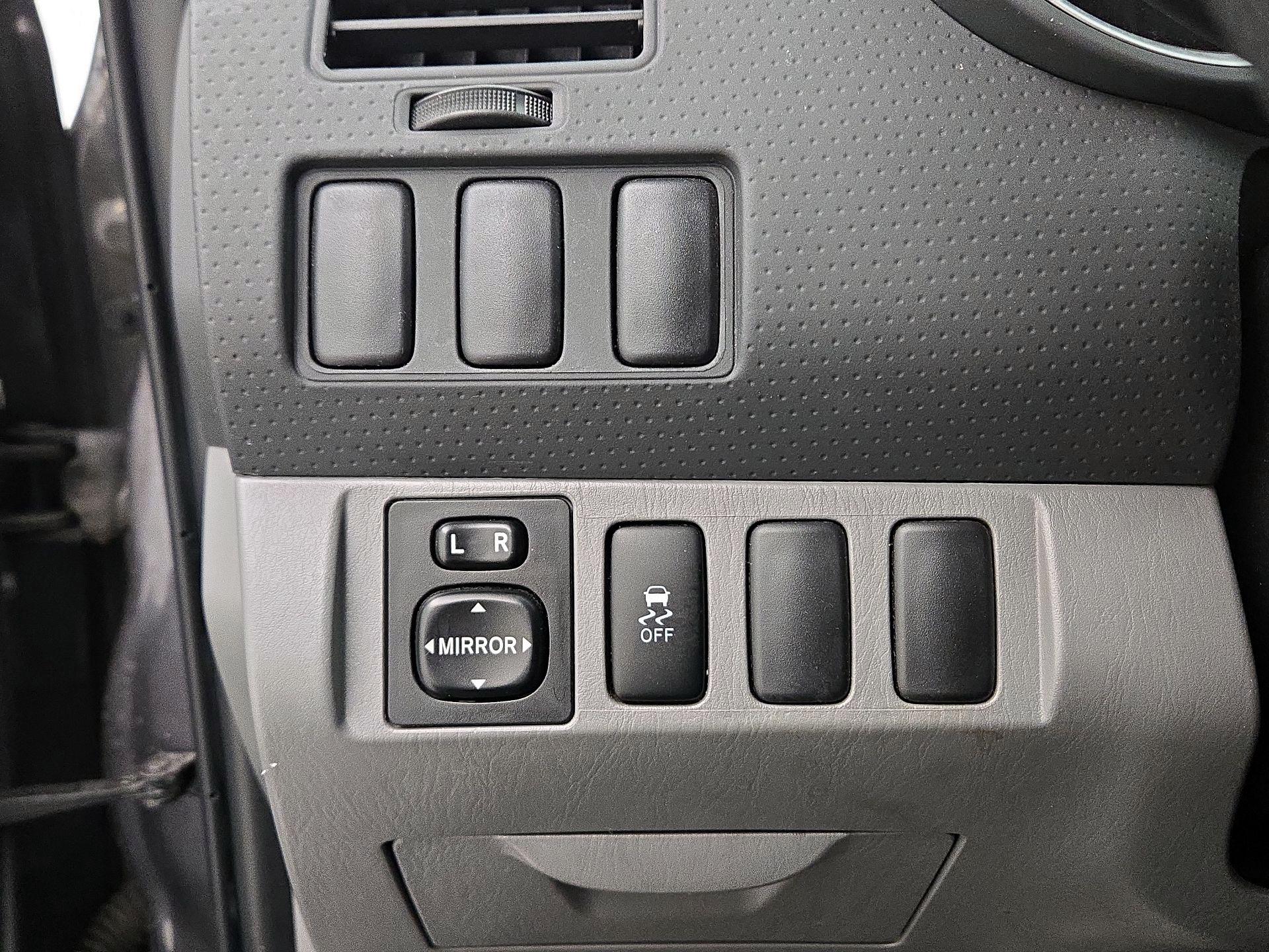 Thumbnail: 2015 Toyota Tacoma - 13