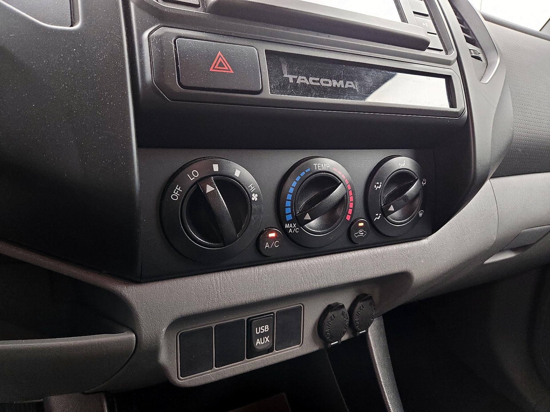 Thumbnail: 2015 Toyota Tacoma - 15