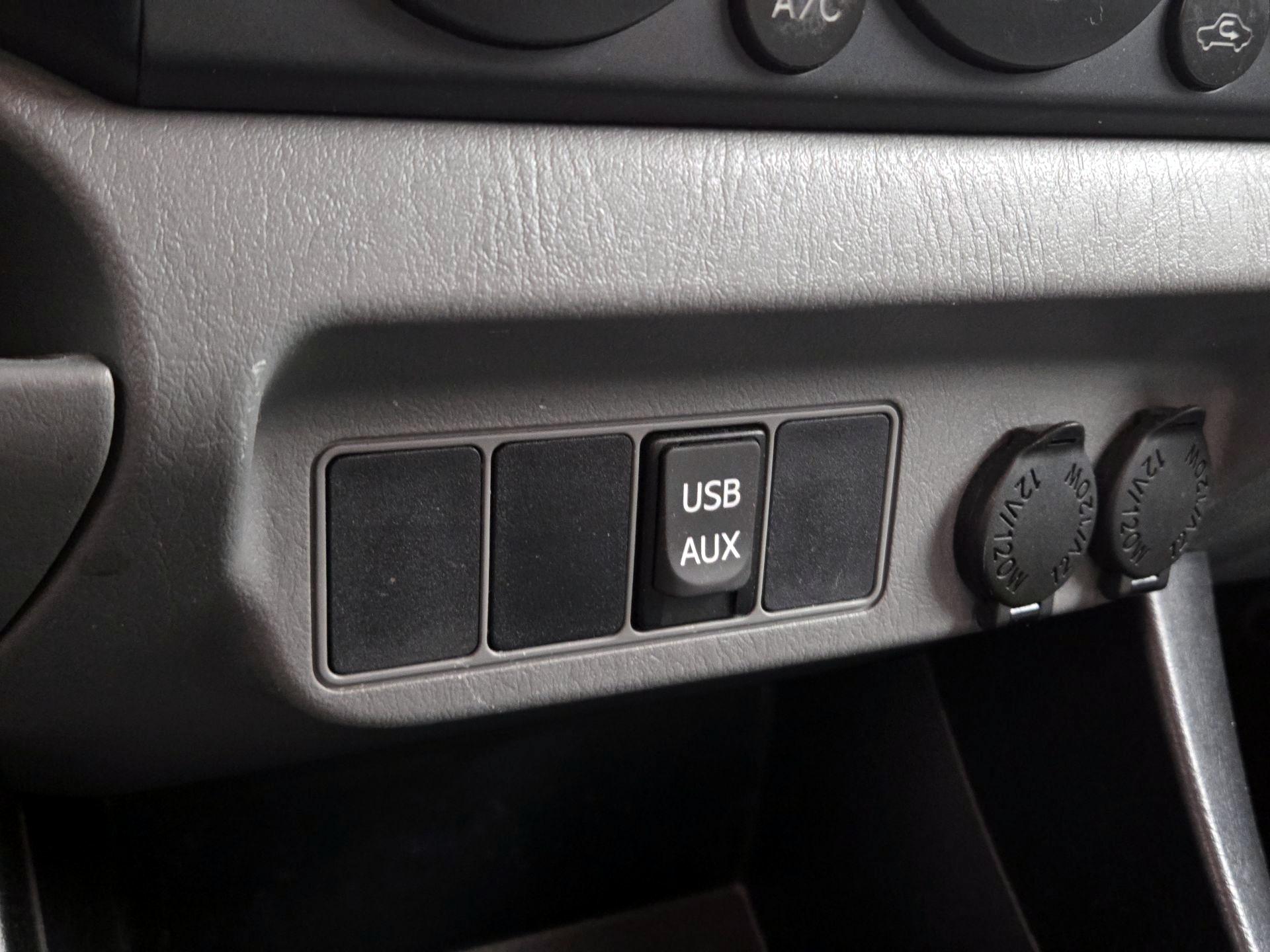 Thumbnail: 2015 Toyota Tacoma - 17