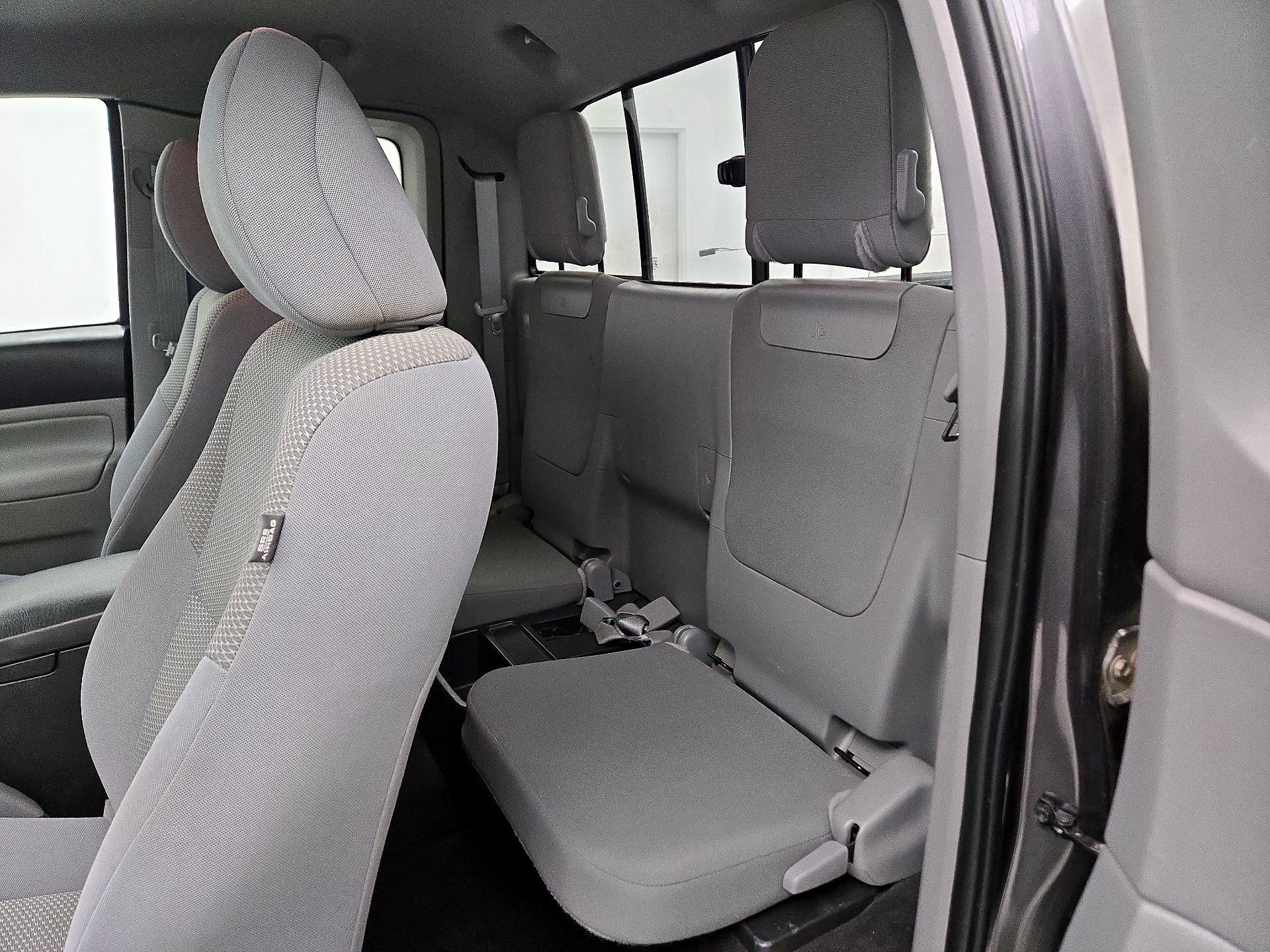 Thumbnail: 2015 Toyota Tacoma - 18