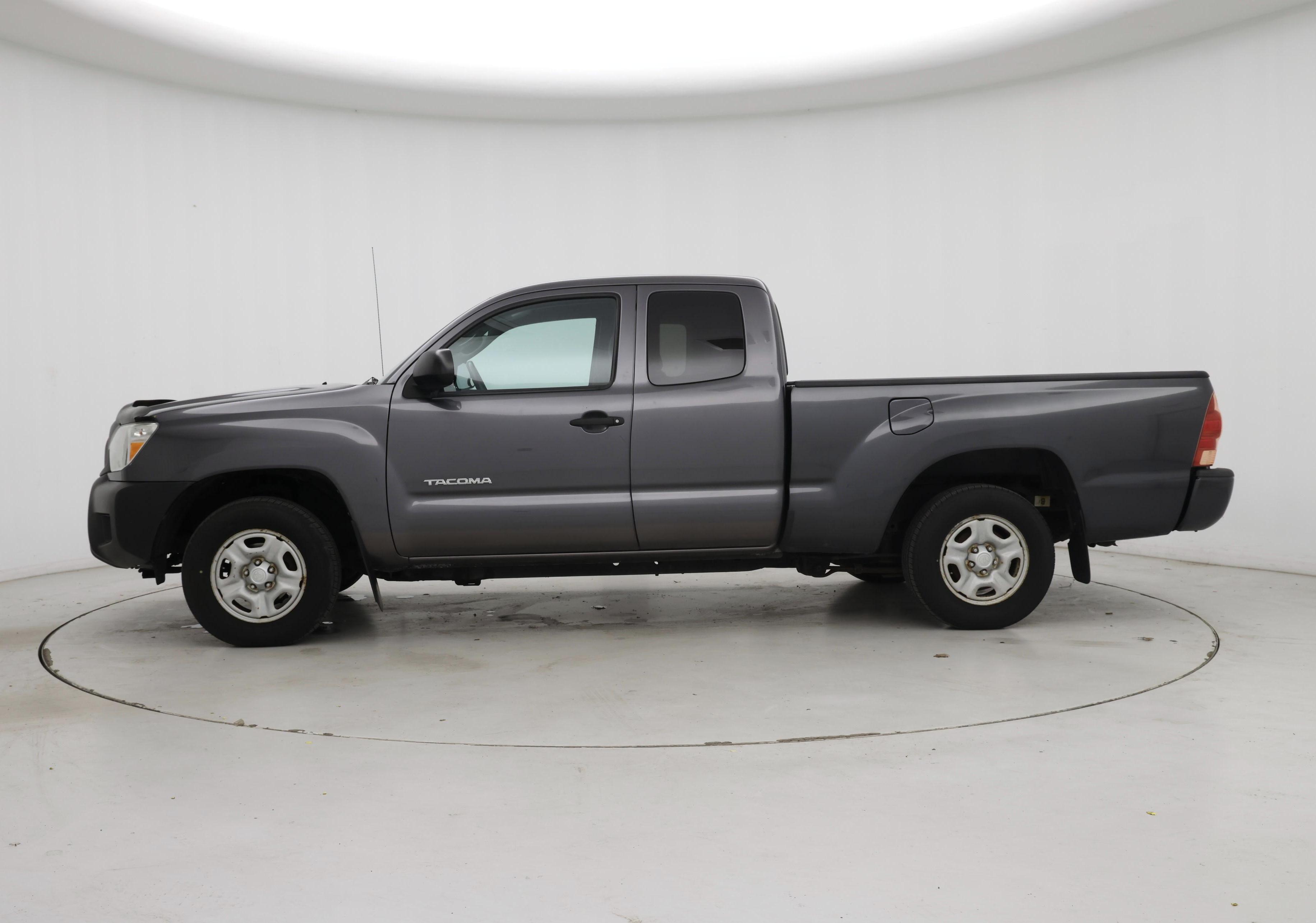 Thumbnail: 2015 Toyota Tacoma - 3