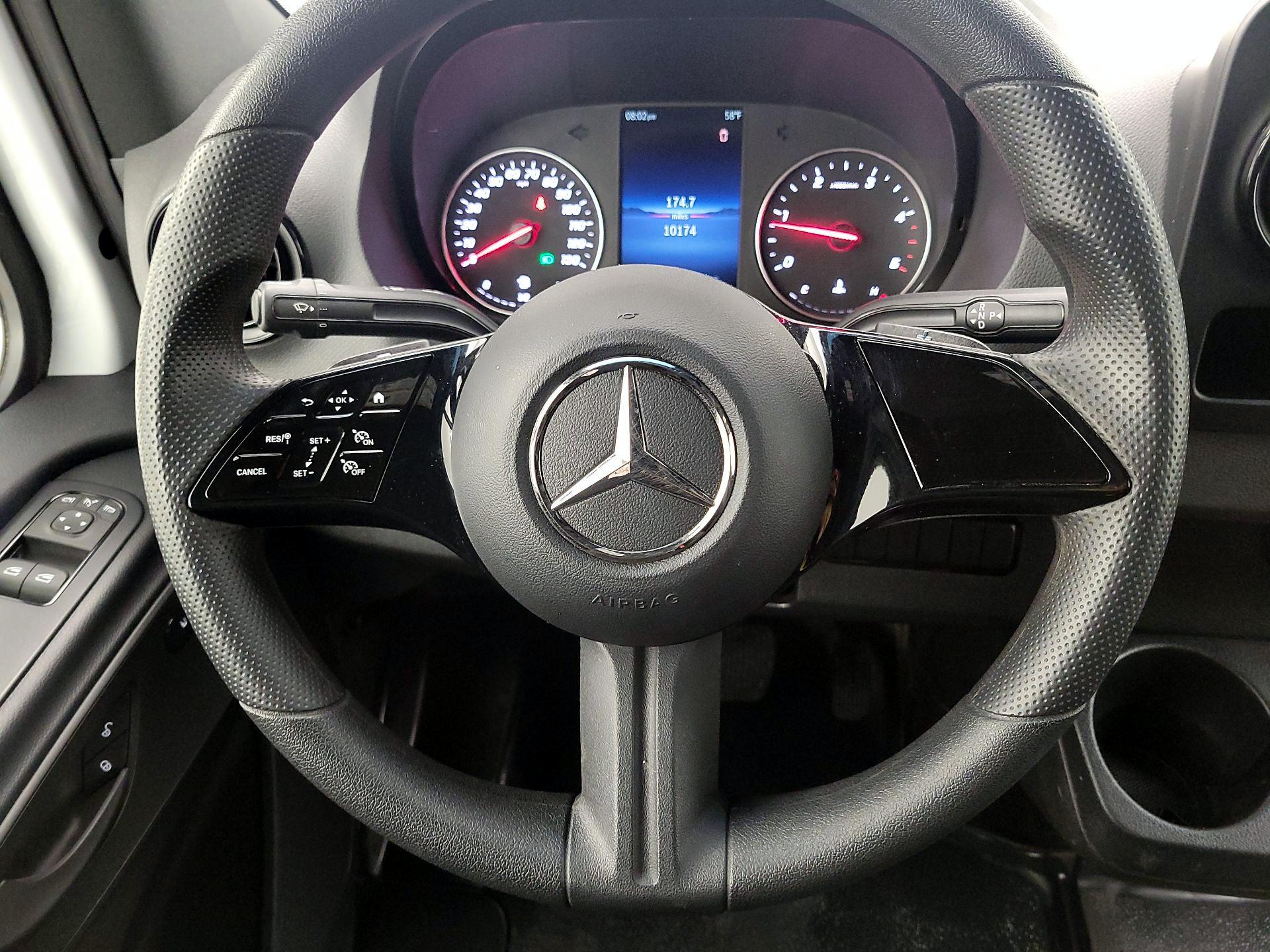 Thumbnail: 2025 Mercedes-Benz Sprinter - 10