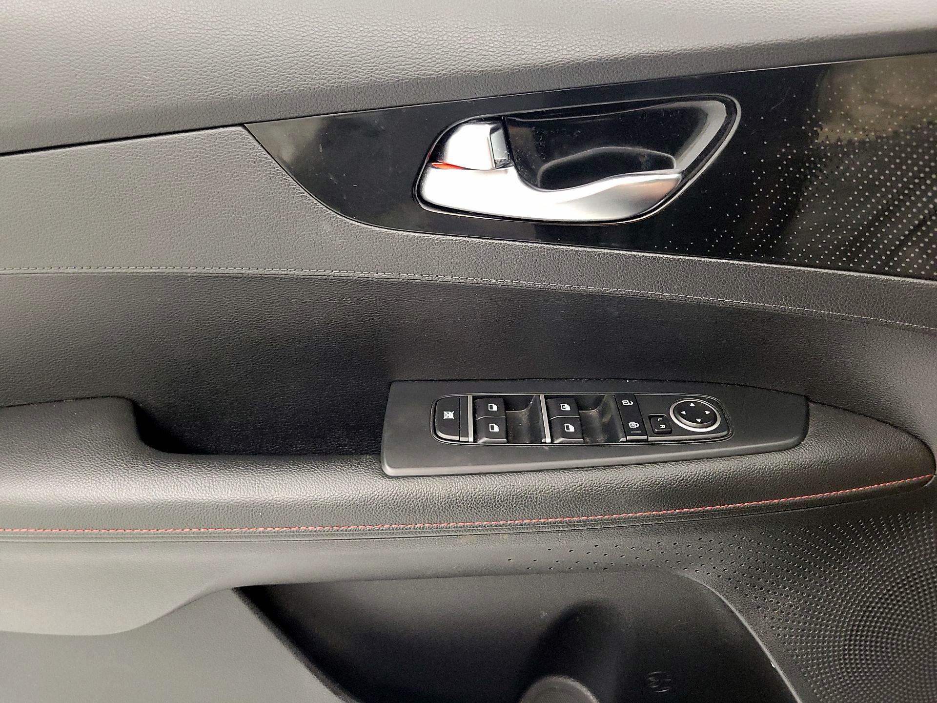 Thumbnail: 2021 Kia Forte - 12