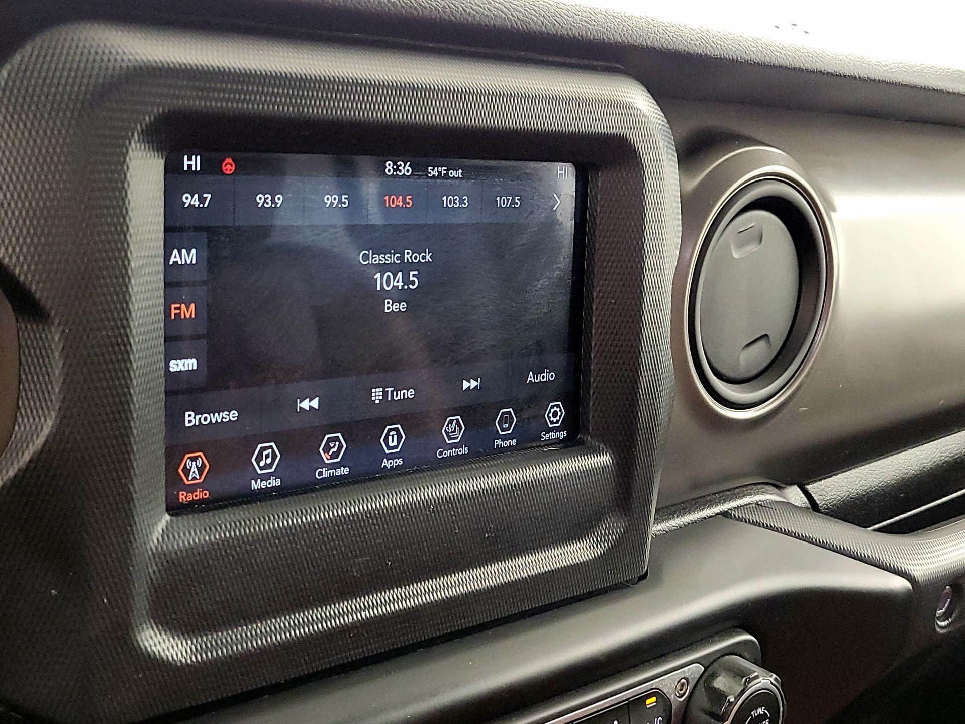 Thumbnail: 2022 Jeep Wrangler - 15