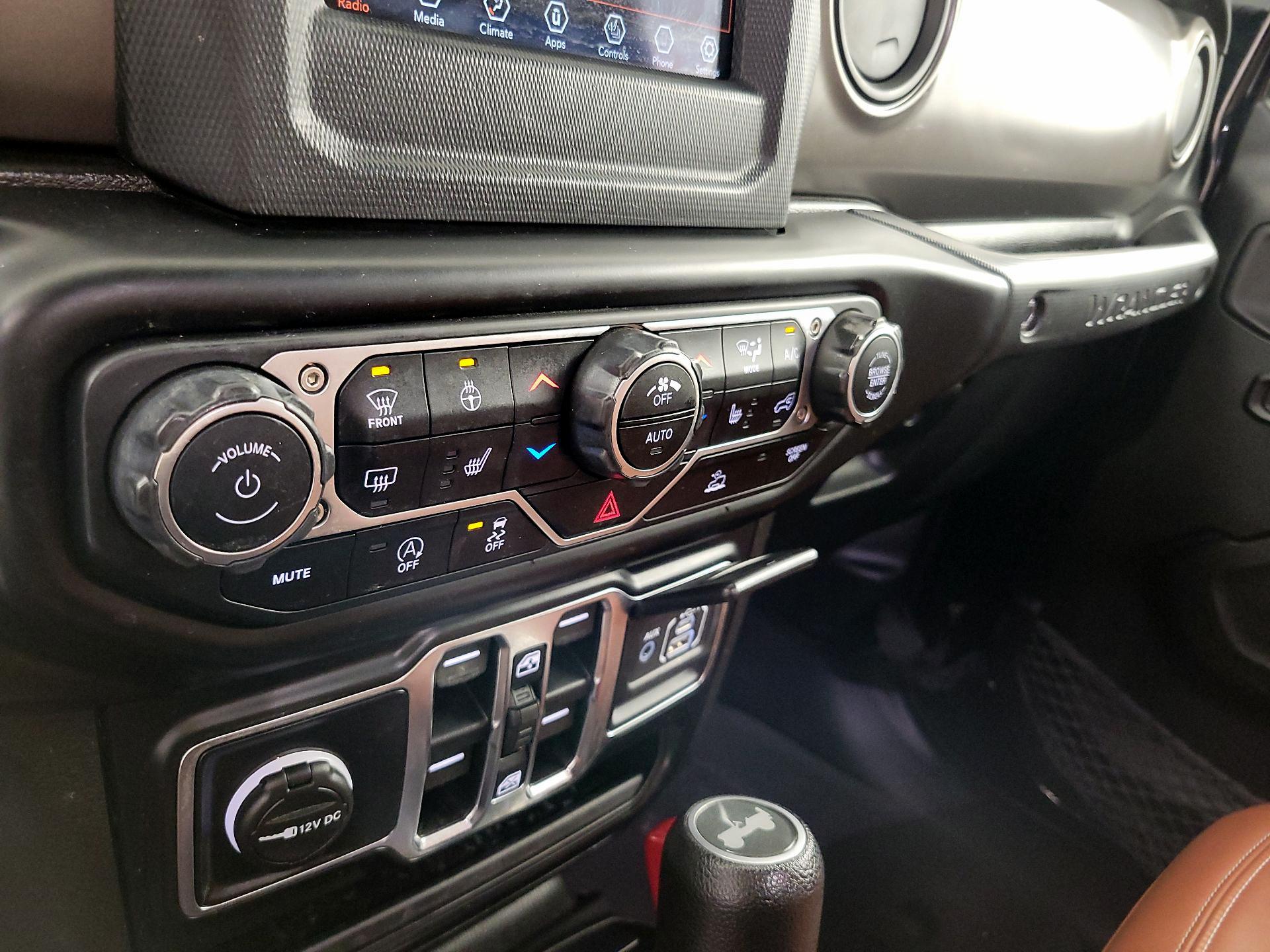 Thumbnail: 2022 Jeep Wrangler - 16