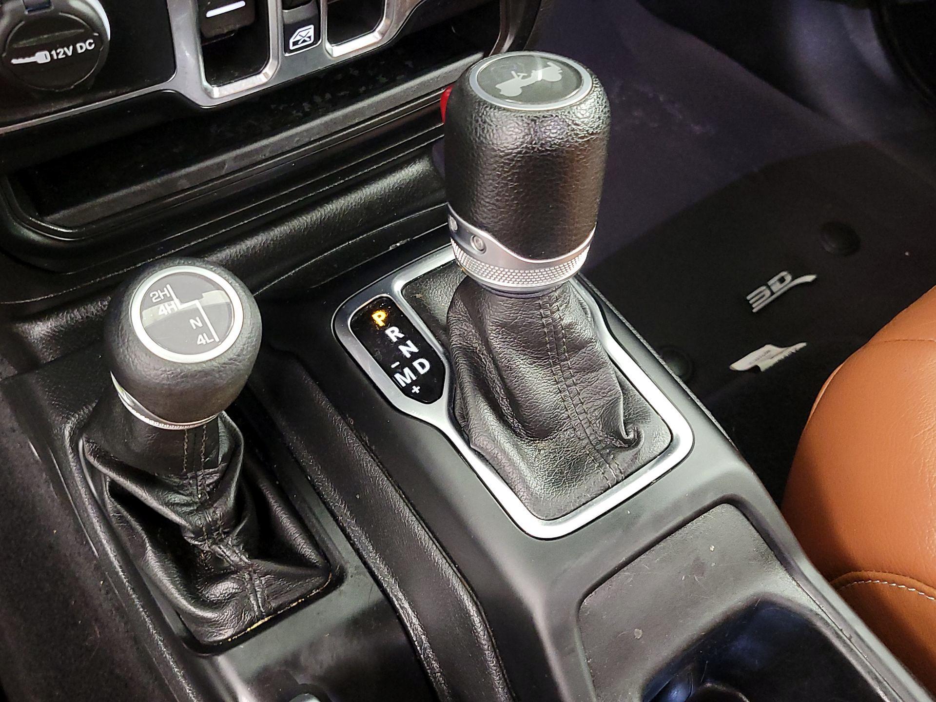 Thumbnail: 2022 Jeep Wrangler - 17