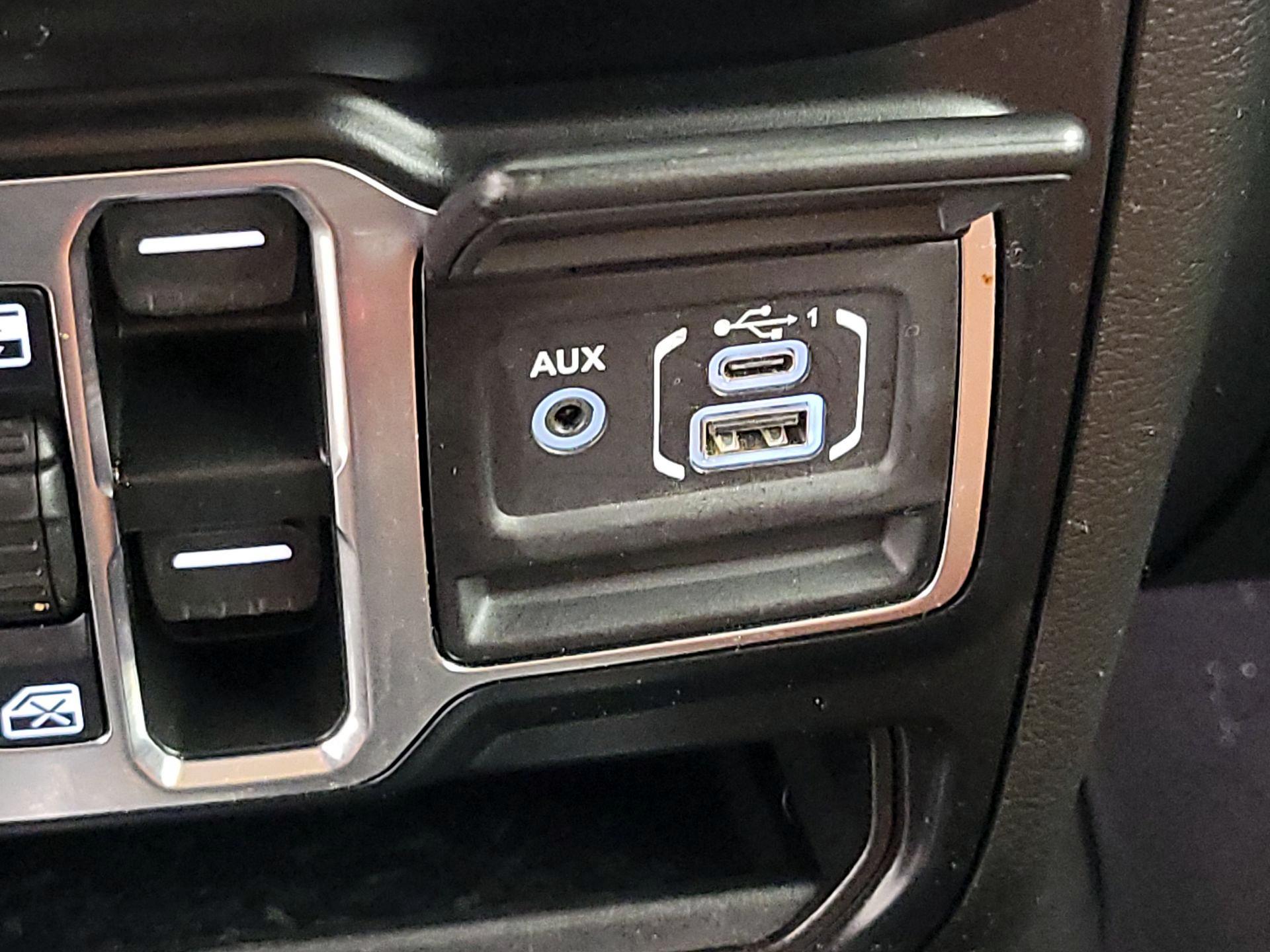 Thumbnail: 2022 Jeep Wrangler - 18