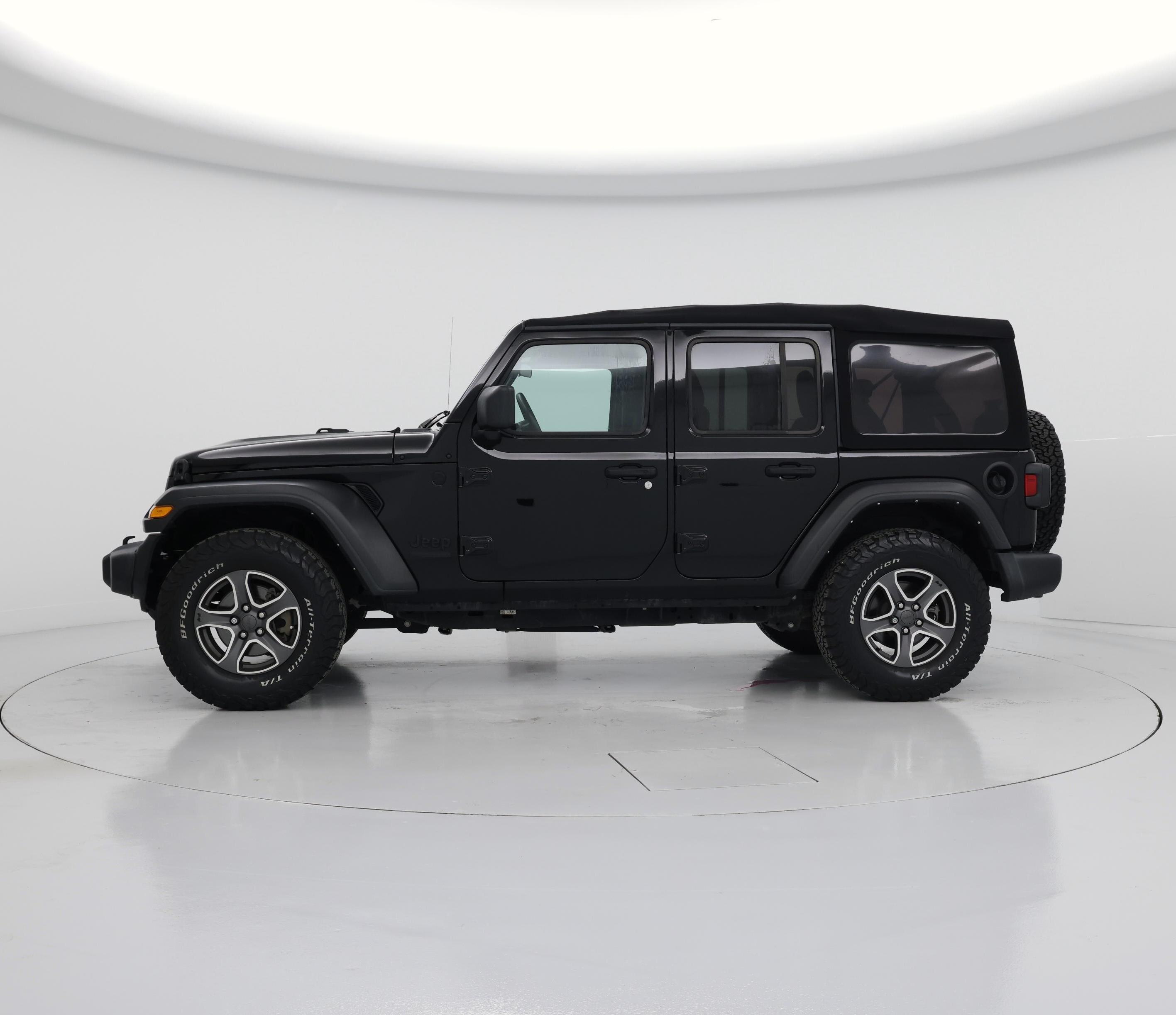 Thumbnail: 2022 Jeep Wrangler - 3