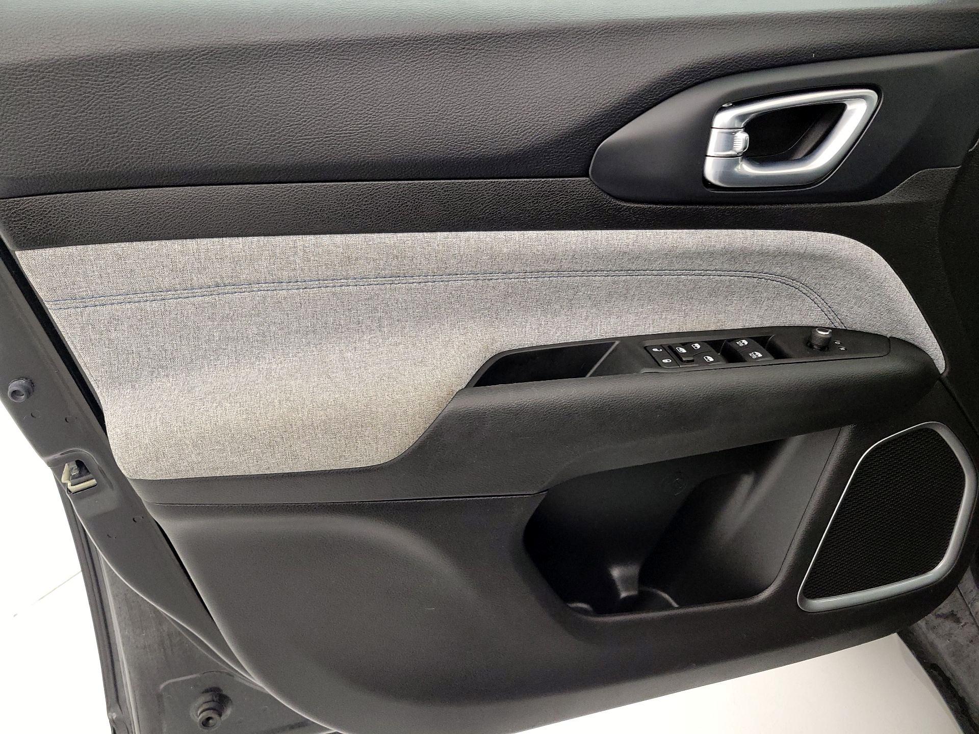 Thumbnail: 2022 Jeep Compass - 12