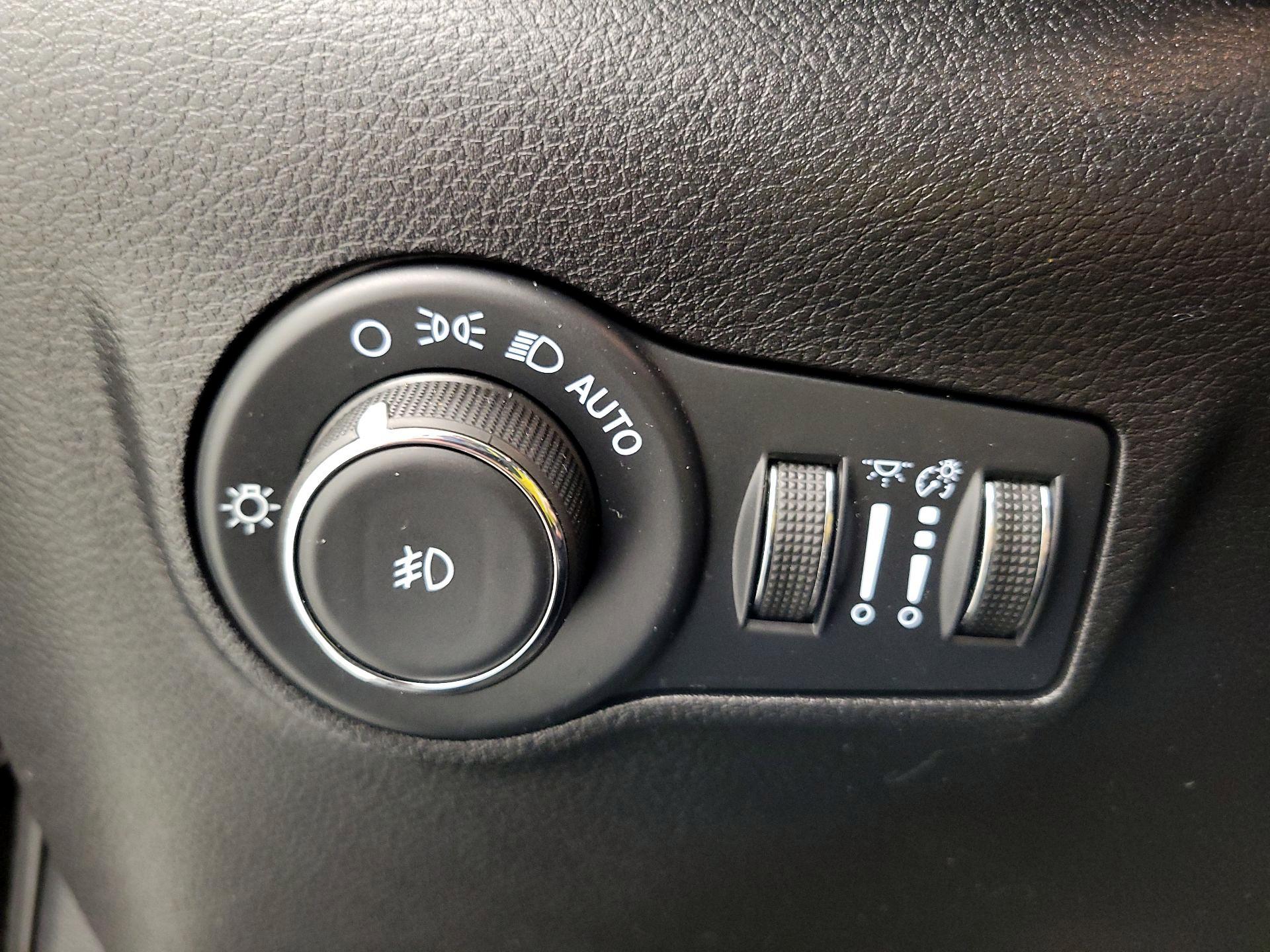 Thumbnail: 2022 Jeep Compass - 13