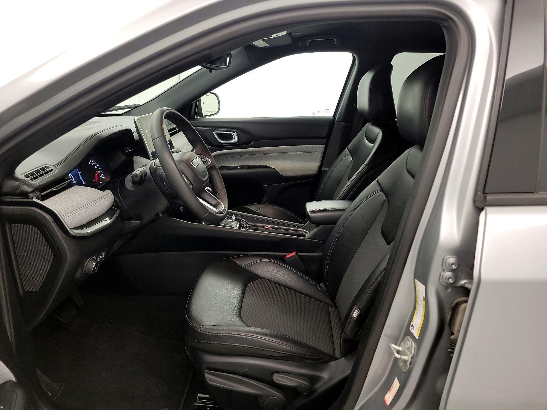 Thumbnail: 2023 Jeep Compass - 11