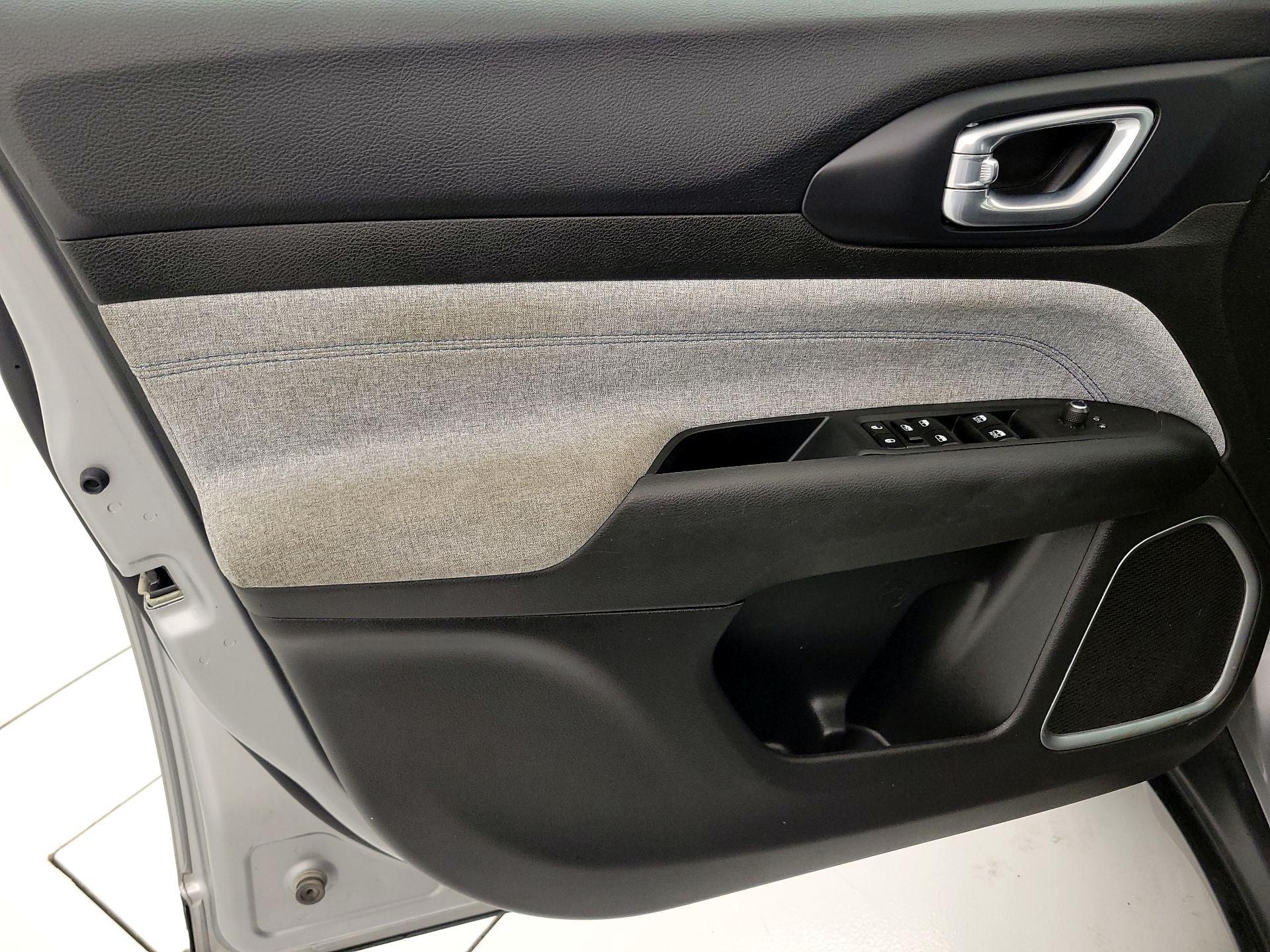 Thumbnail: 2023 Jeep Compass - 12